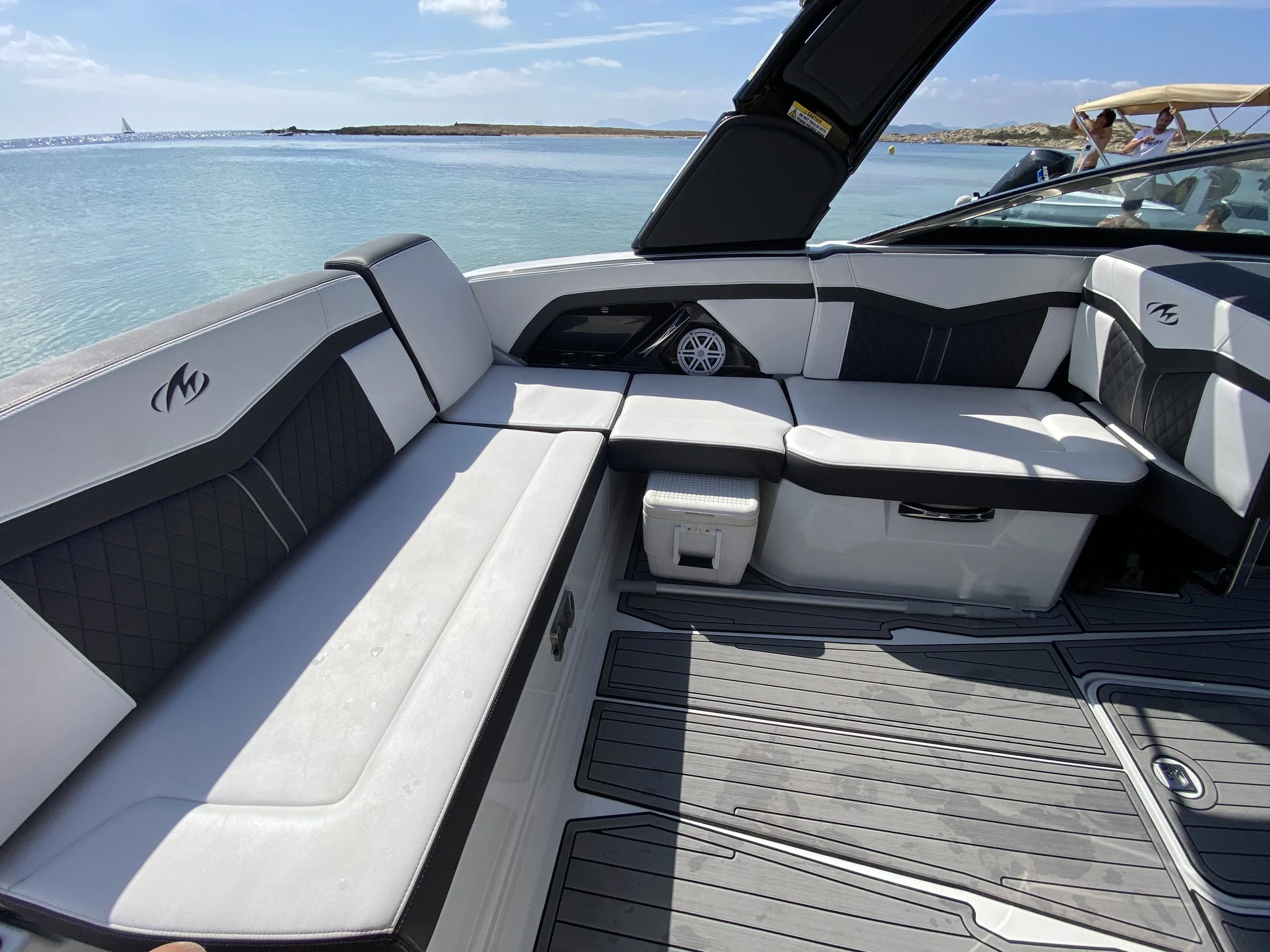 Monterey 278 ss jimibizaboats 9.jpeg