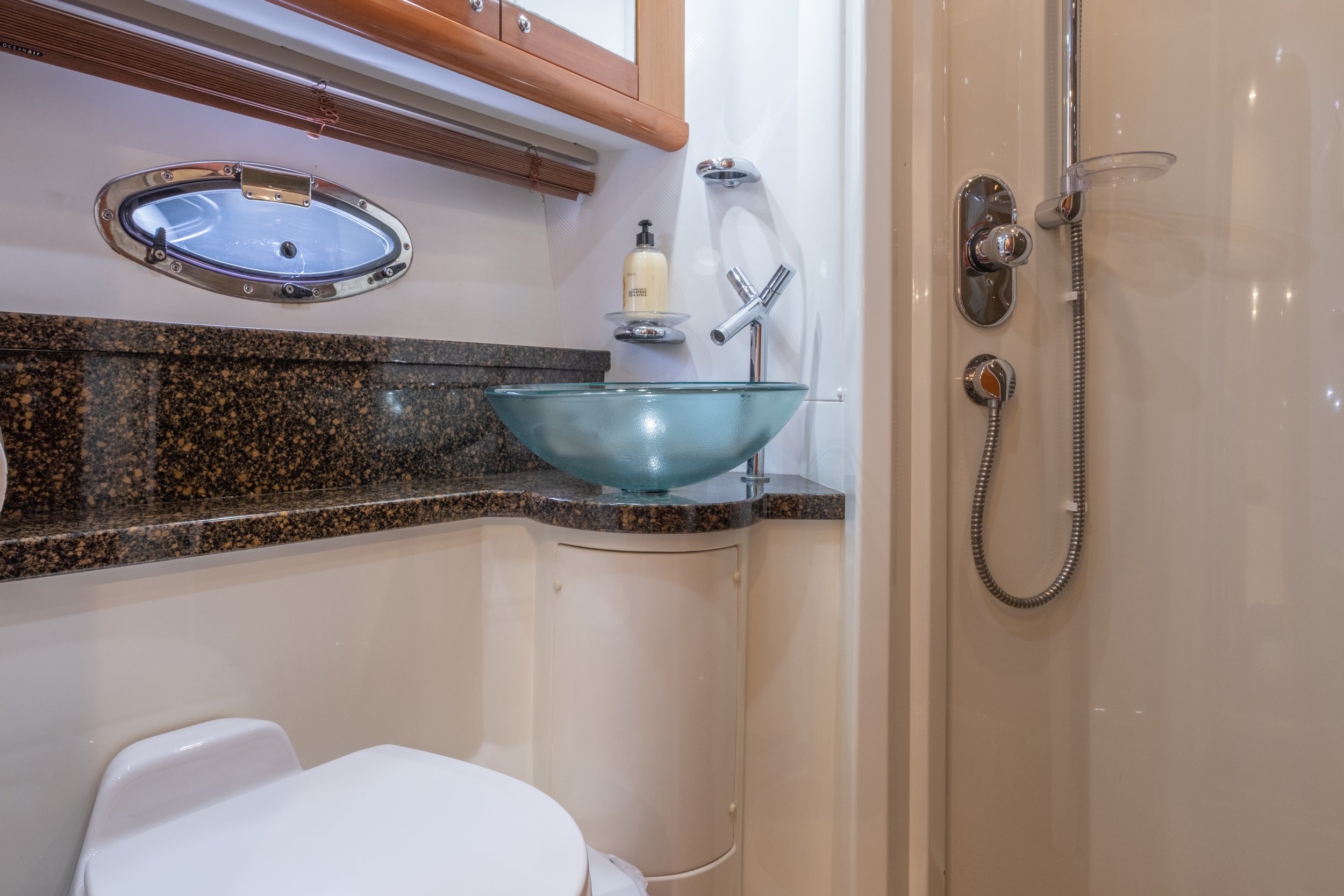 19 BAÑO SALON .jpg