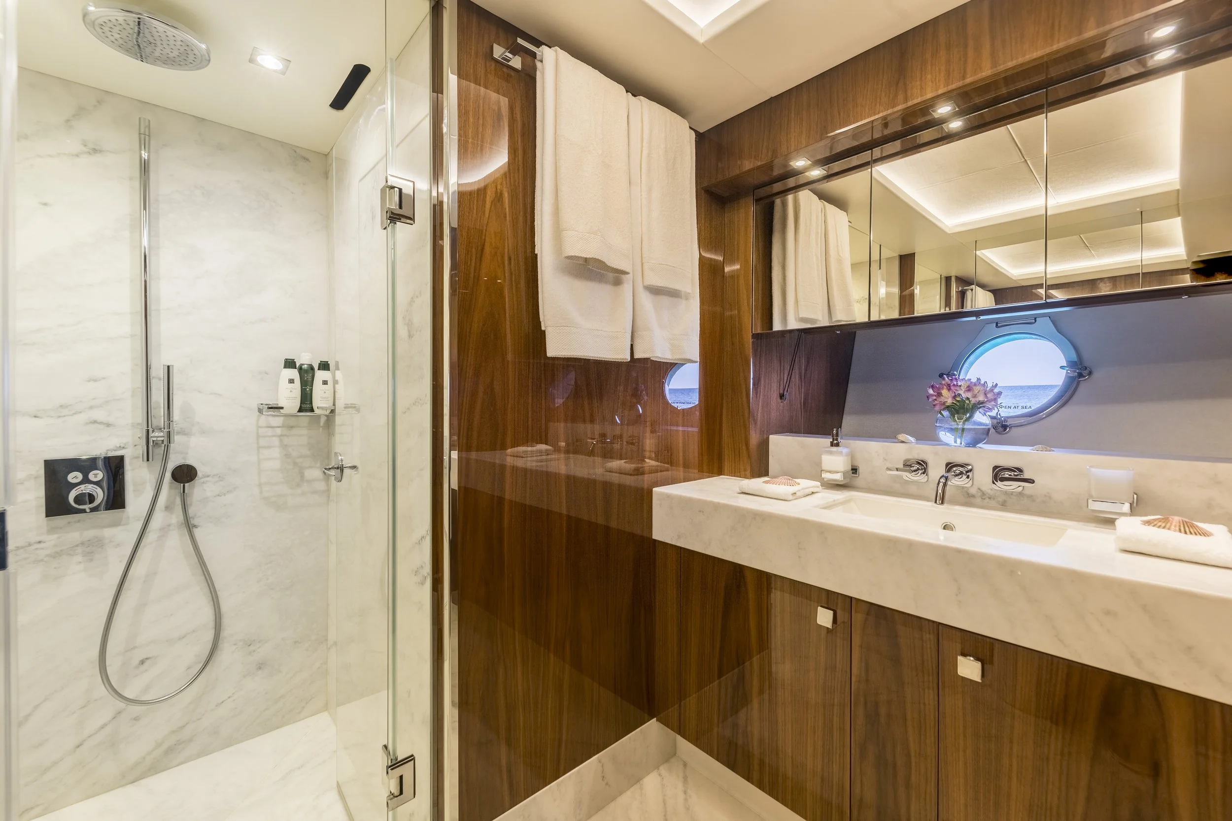 Copia de Sea Water II-U VIP WC.jpg