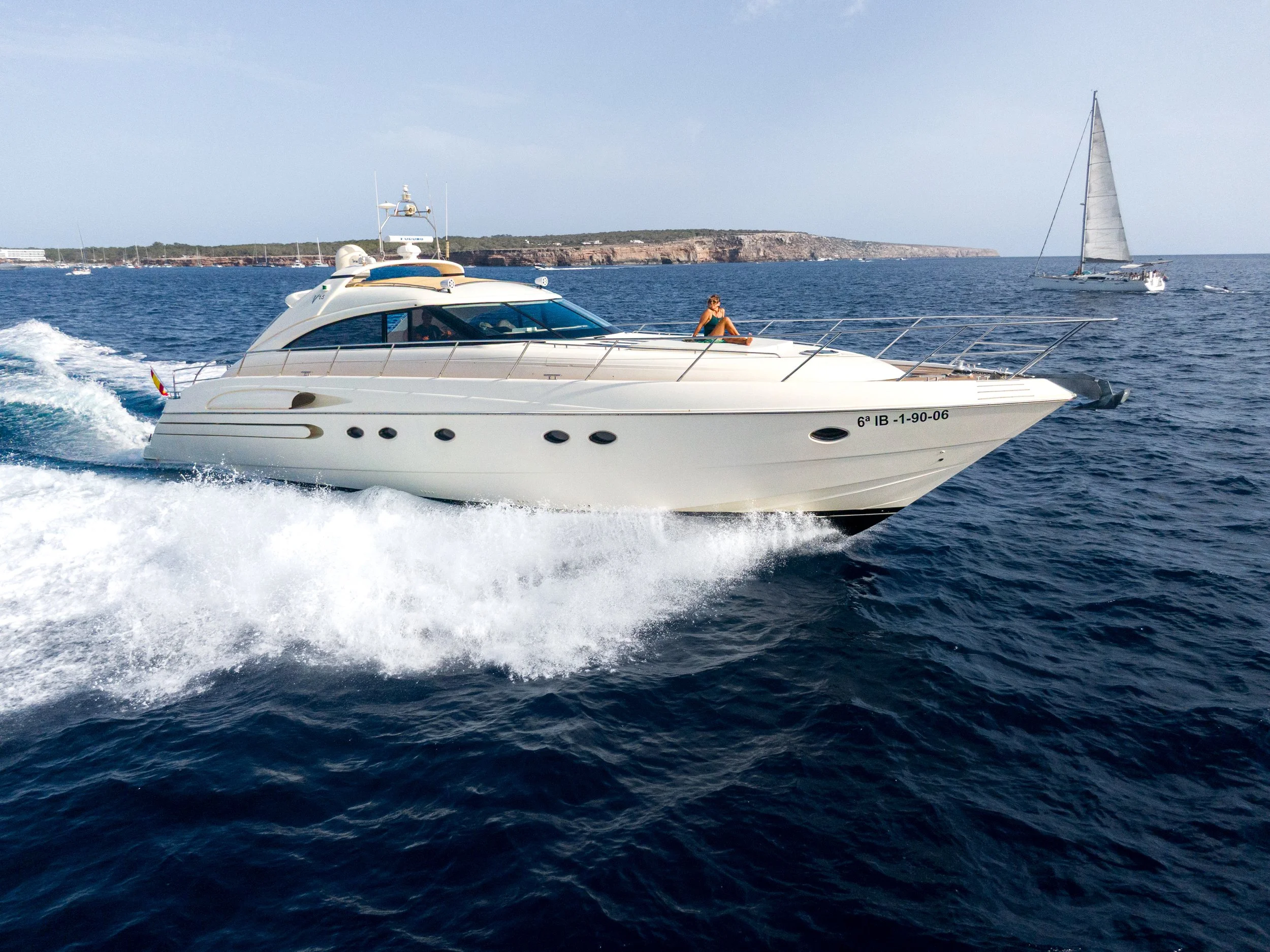 PRINCESS V65 2.jpg