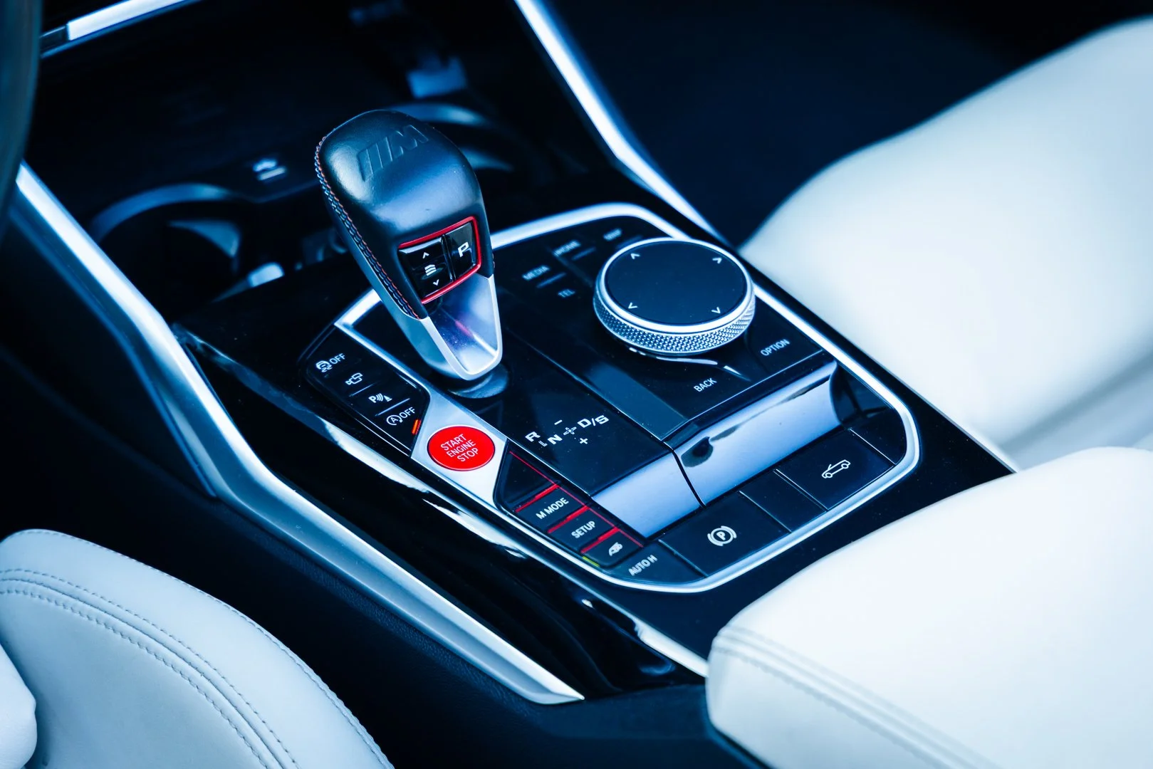 BMWM4-23.jpg