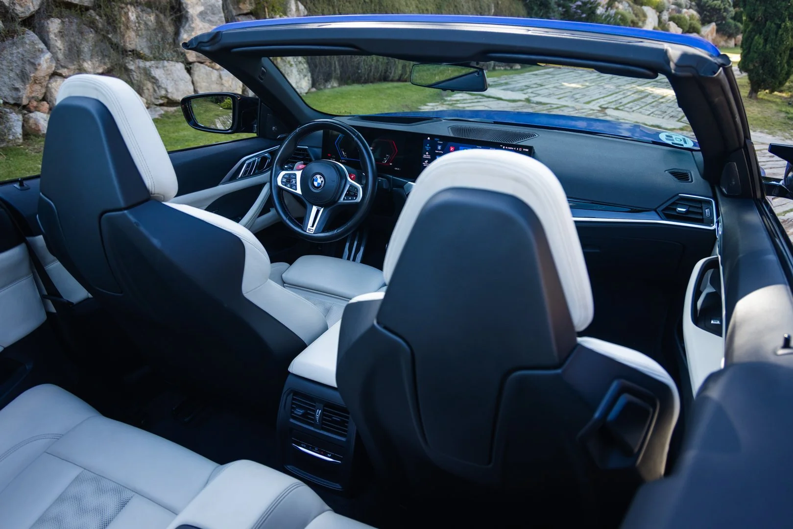 BMWM4-18.jpg