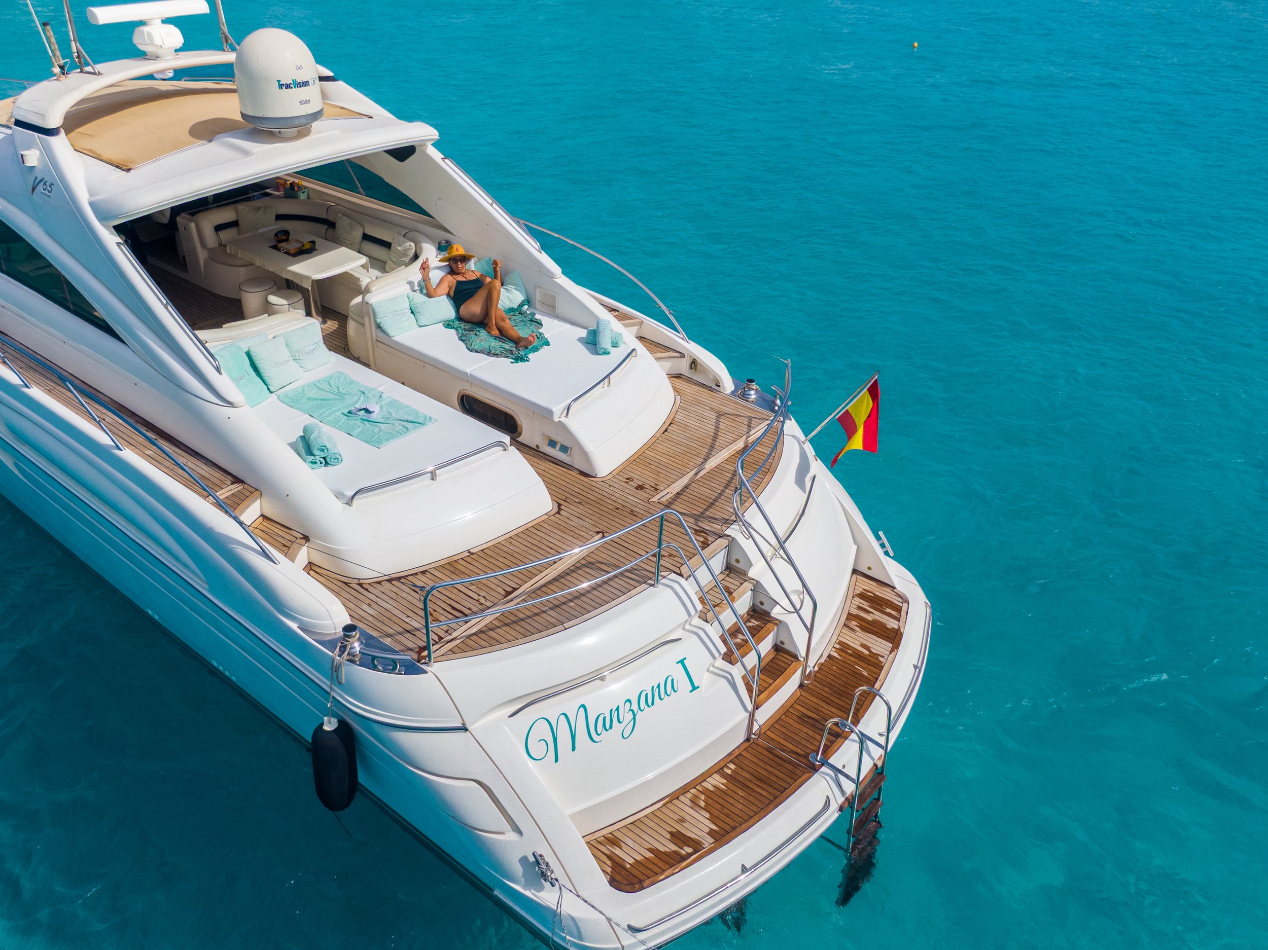 PRINCESS V65 4.jpg