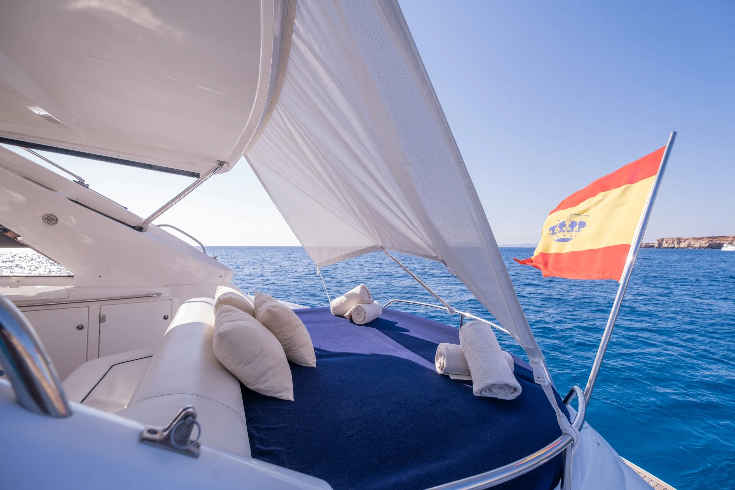 11B ALQUILER-BARCO-IBIZA-SUNSEEKER-PORTOFINO-53-JIMIBIZABOATS-  5 SOLARIUM POPA.jpg
