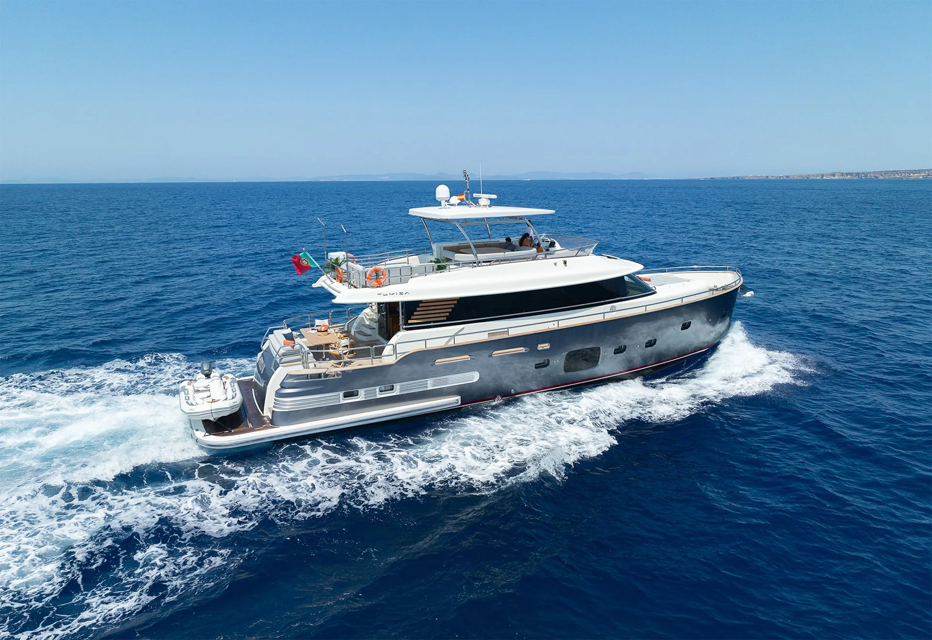 AZIMUT MAGELLANO 76