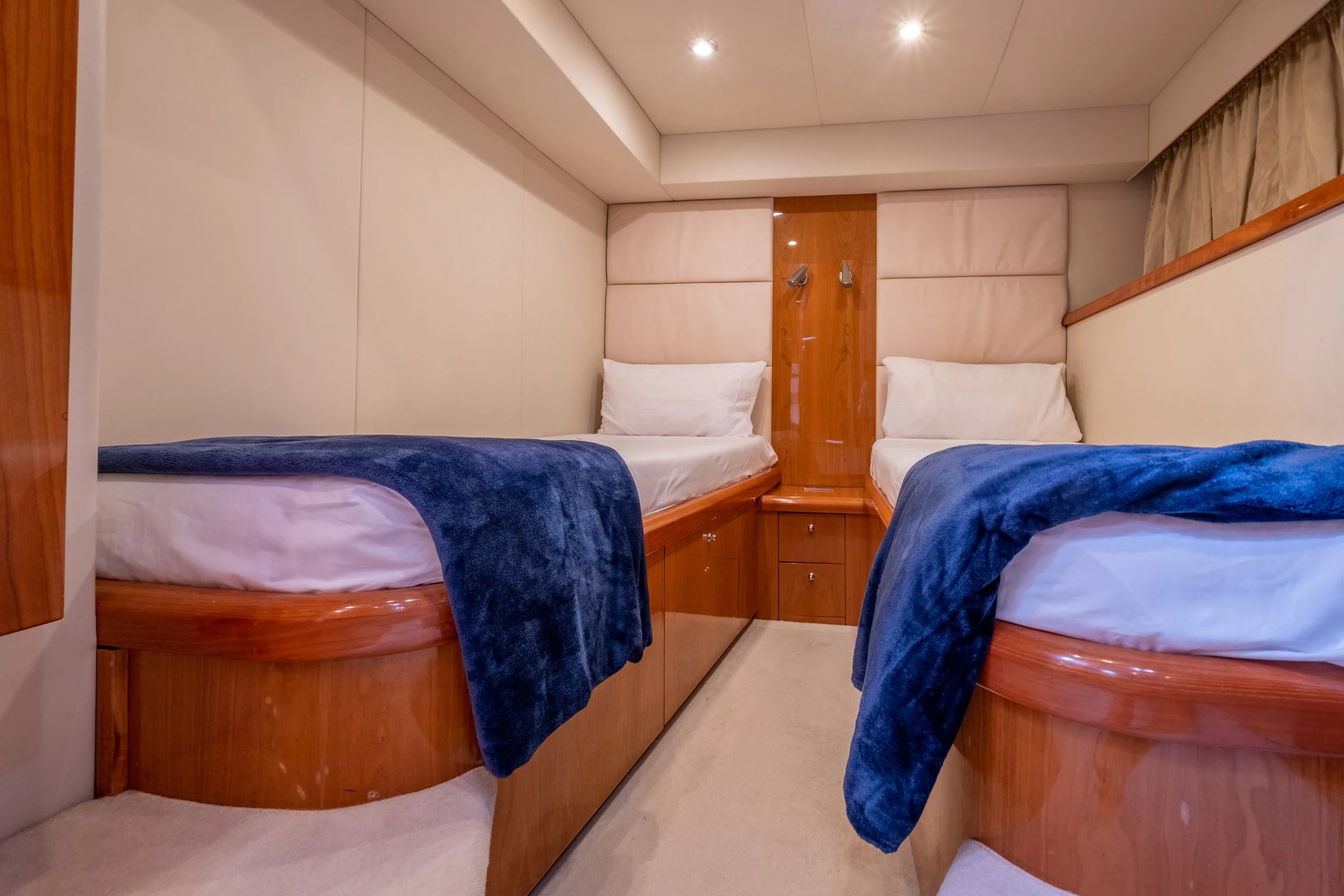 16 ALQUILER-BARCO-IBIZA-SUNSEEKER-PORTOFINO-53-JIMIBIZABOATS-  CAMAROTE 2 .jpg