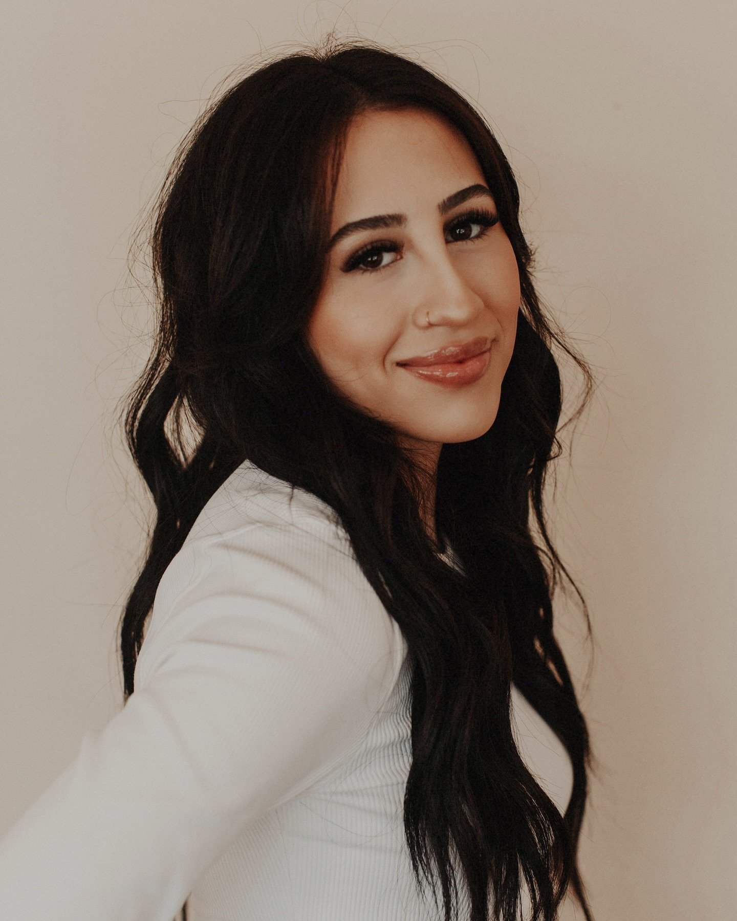 We&rsquo;re so excited to introduce Jessica, our newest addition to Sage Beauty Collective!

@hairbyjesscc 

Jessica is a licensed cosmetologist and specializes in Balayage, Lived in Color, Layered Cuts &amp; Hand Tied Extensions. 

Let&rsquo;s welco