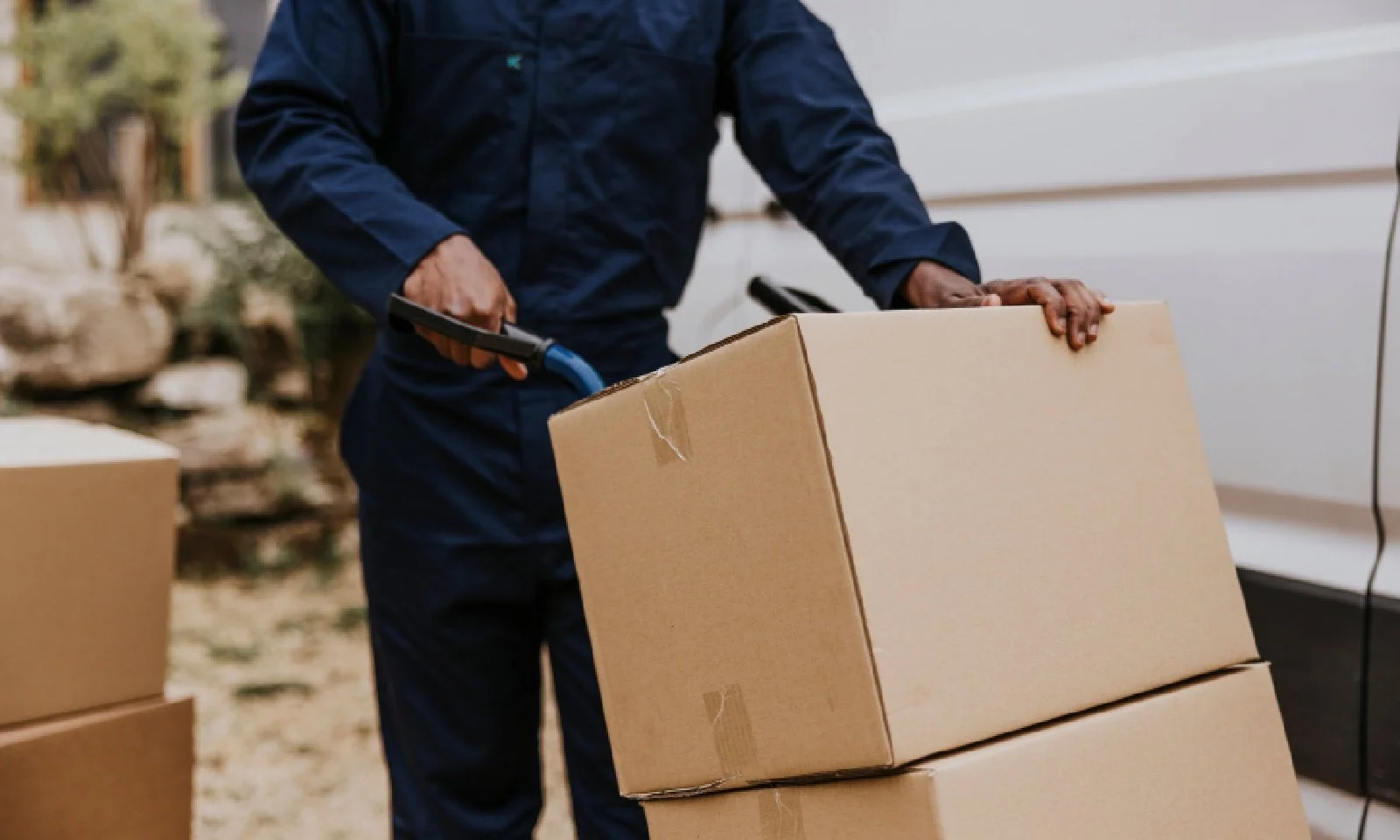 DIY Moving vs. Professional Movers