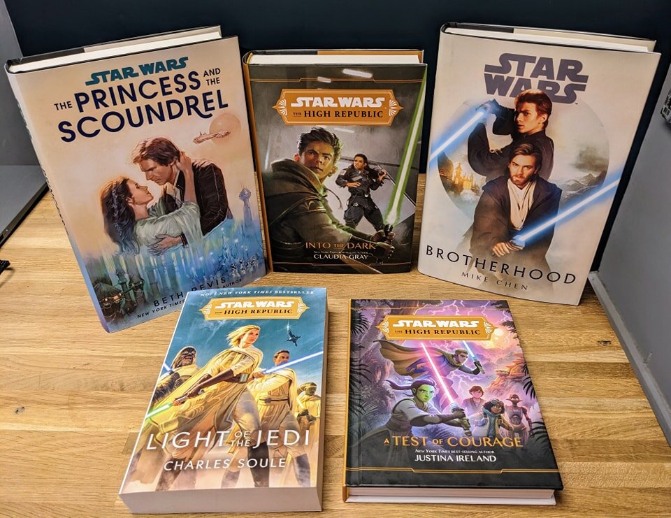 Tales from a galaxy far, far away... 

Feel the Force in-store now. 

#BOOKLeightonBuzzard #StarWars #StarWarsBooks #DelReyPublishing