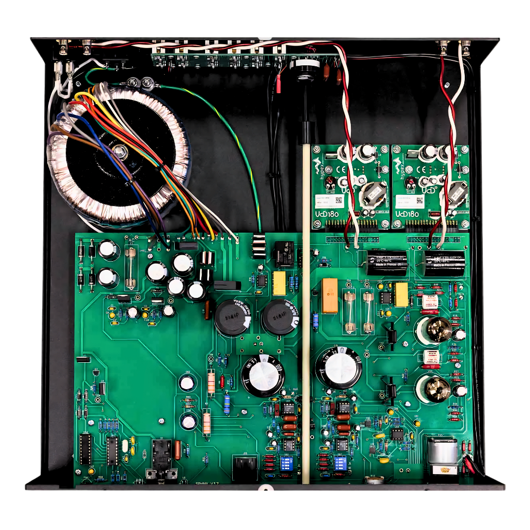 inner workings of the Rogue Audio Sphinx v3 Magnum
