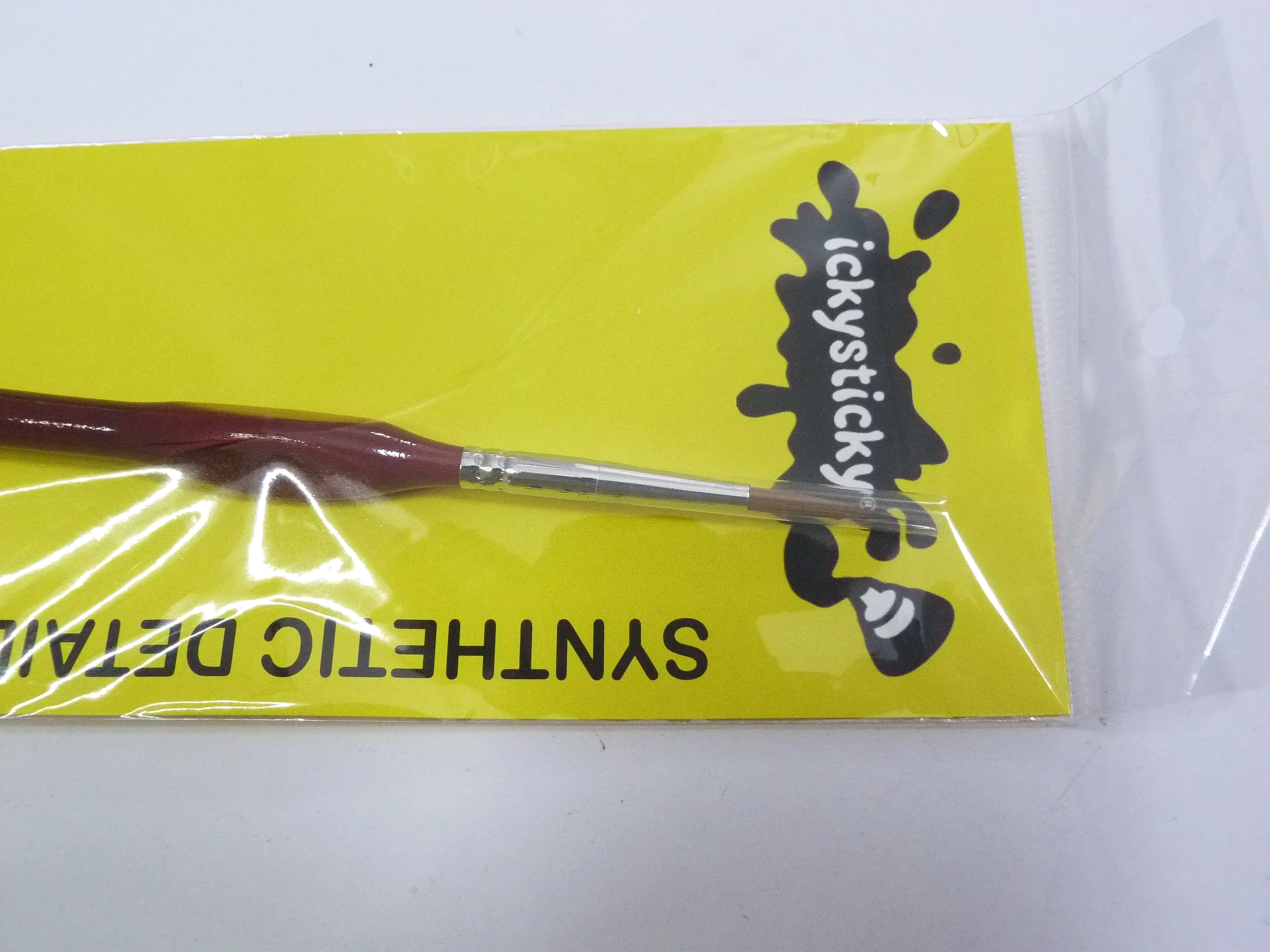 Hobby paint brush for detail painting and drybrushing