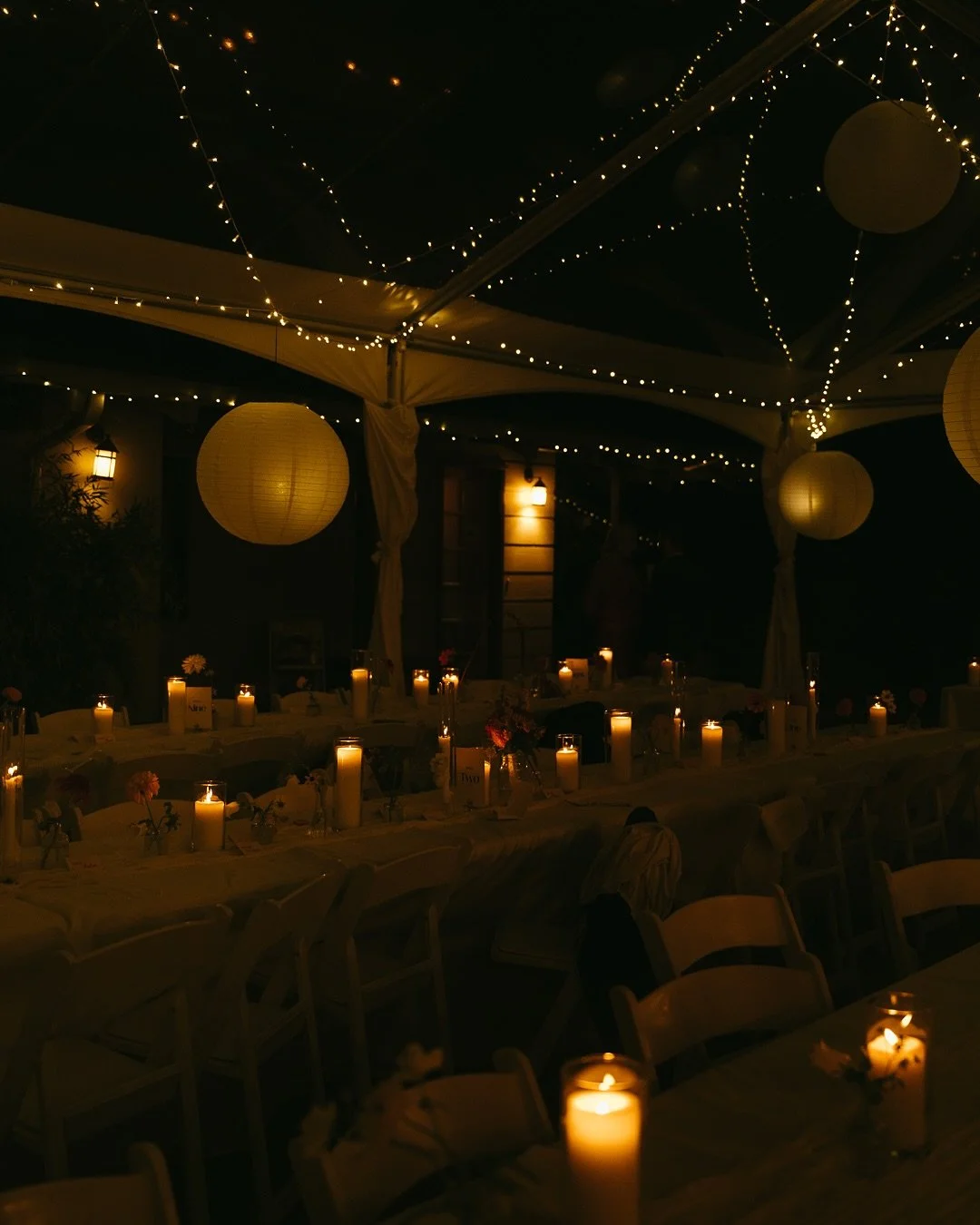Dinner reception vibes

Venue: @kingston.house 
Coordinator: @planonperfect 
Photo: lead @clairekerbs.photo 
additional team @shotsby.ashley @katiemcgregorphoto 
Super 8: @clairekerbs.photo 
Florals: @flowers_by_sweetpea 
HMUA: @modernbeautybyveronik