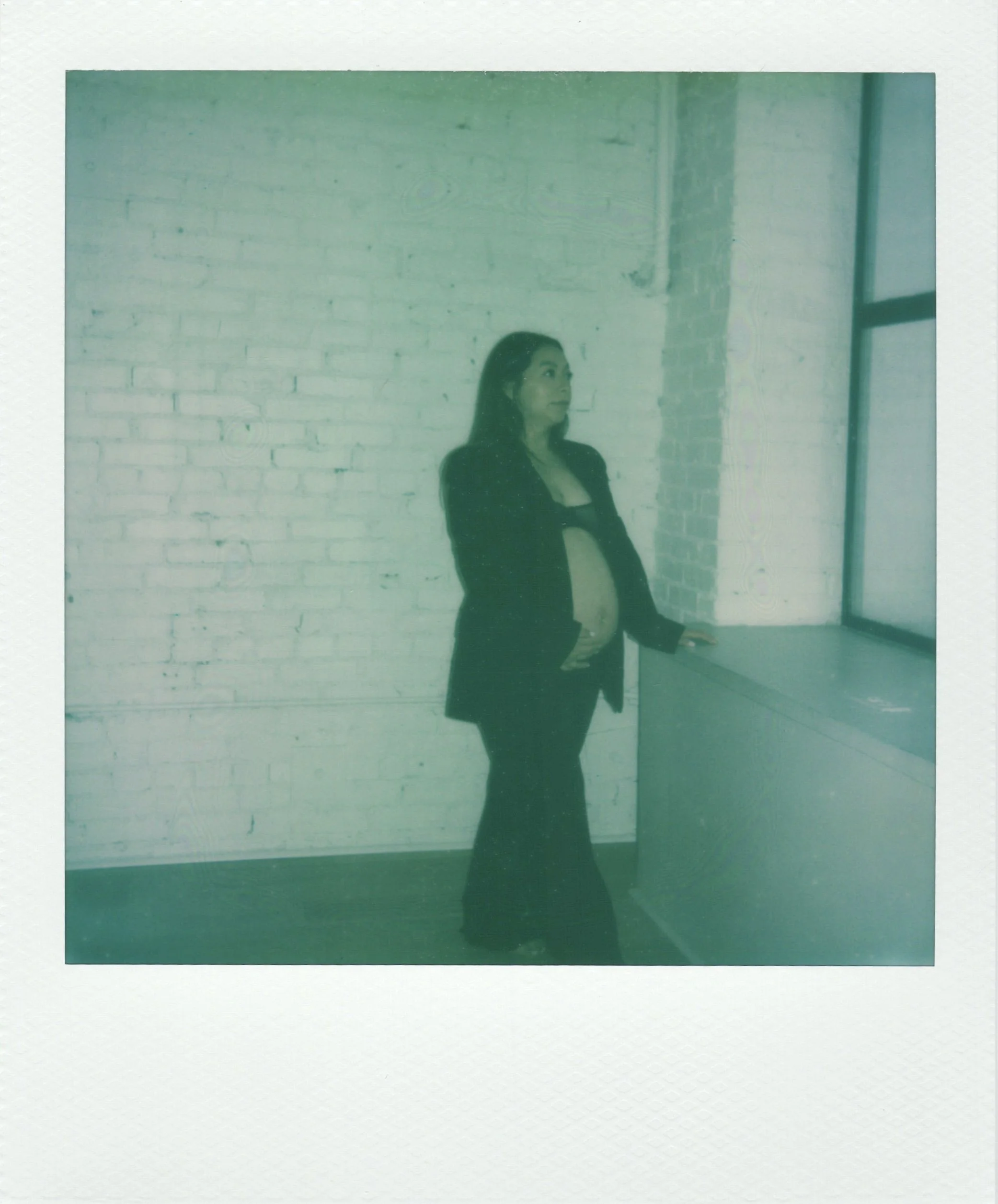 tacoma_studio_maternity_polaroid_clairekerbsphoto-001.jpg