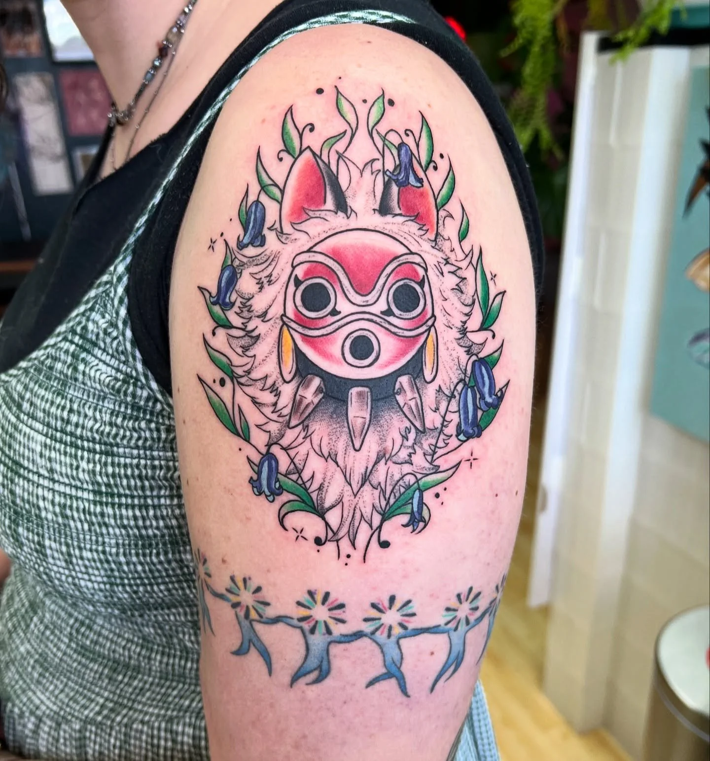 Another Studio Ghibli tattoo!! ✨✨✨
I always love making y’all’s ideas come to life! The dancing star children are about a year healed ☺️
.
.
.
#tattoo #tattooart #tattooartist #studioghibli #studioghibliart #studioghiblitattoo #blackandgr