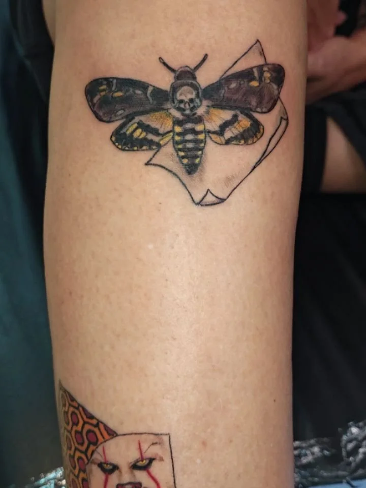 Can you spot all of the references? ๐คก ๐จ ๐ช Can't wait to keep adding to this horror leg sleeve ๐
.
.
.
Made with:
๐Made at the queer, poc, women/womxn, witch-friendly space, @shieldmaidentattoo 
#Tattoo #Tattoos  #LongmontTattoo #WomenTattooers