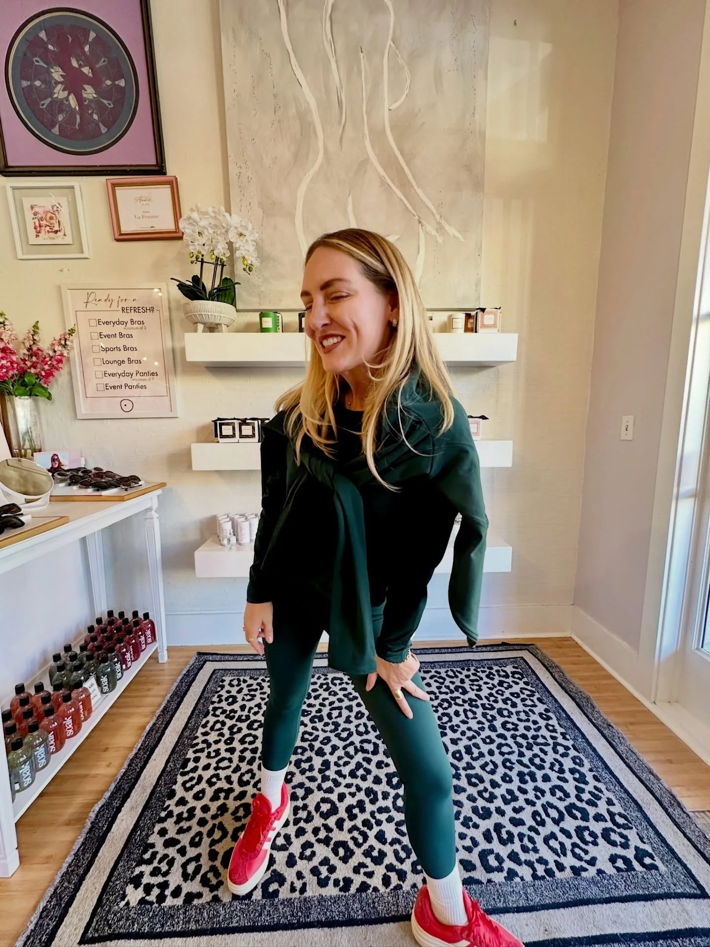 Meet your new everyday uniform ✨
Booty-boosting leggings, a peachy-soft full-zip, &amp; a cropped long sleeve that moves with you&mdash; whether you&rsquo;re traveling, running errands, or lounging in style. 🍒🎀

COME SHOP WITH US
📍110 Rue Promenad