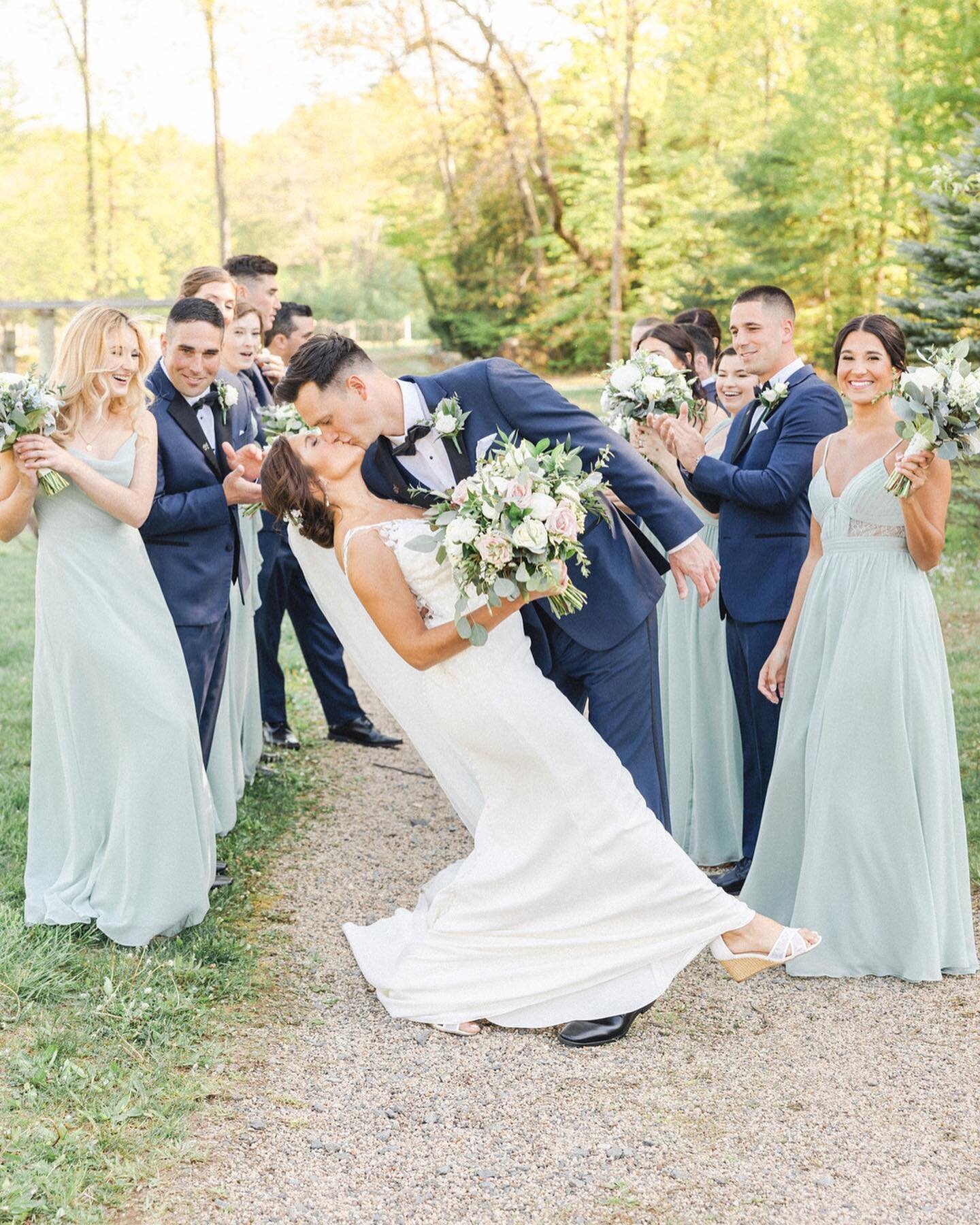 Congratulations to Ericka and Ryan! Thank you for making me a part of your wedding day! 
⠀⠀⠀⠀⠀⠀⠀⠀⠀
⠀⠀⠀⠀⠀⠀⠀⠀⠀
⠀⠀⠀⠀⠀⠀⠀⠀⠀
zorvinovineyards #bostonbride #nhwedding #newhampshireweddingphotographer #realwedding #fineartweddings #fineartweddingphotographer