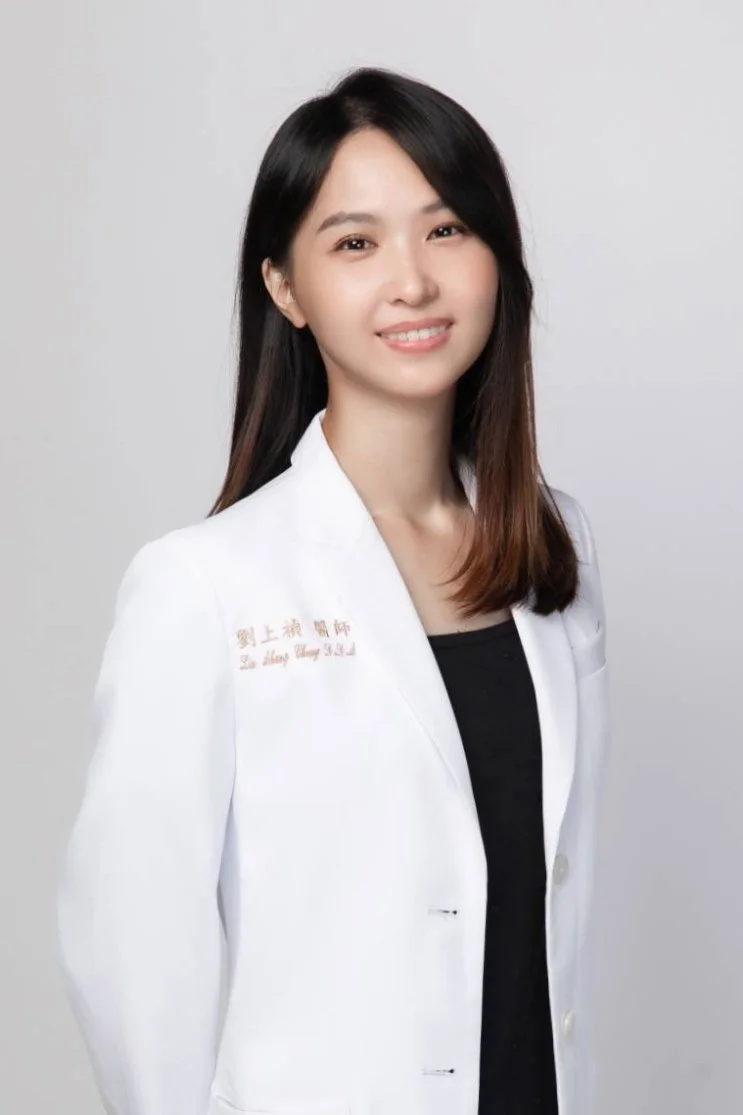 甯境牙醫劉上禎副院長形象照｜衛福部認證兒童牙科專科、台大醫院前兒童牙科總醫師