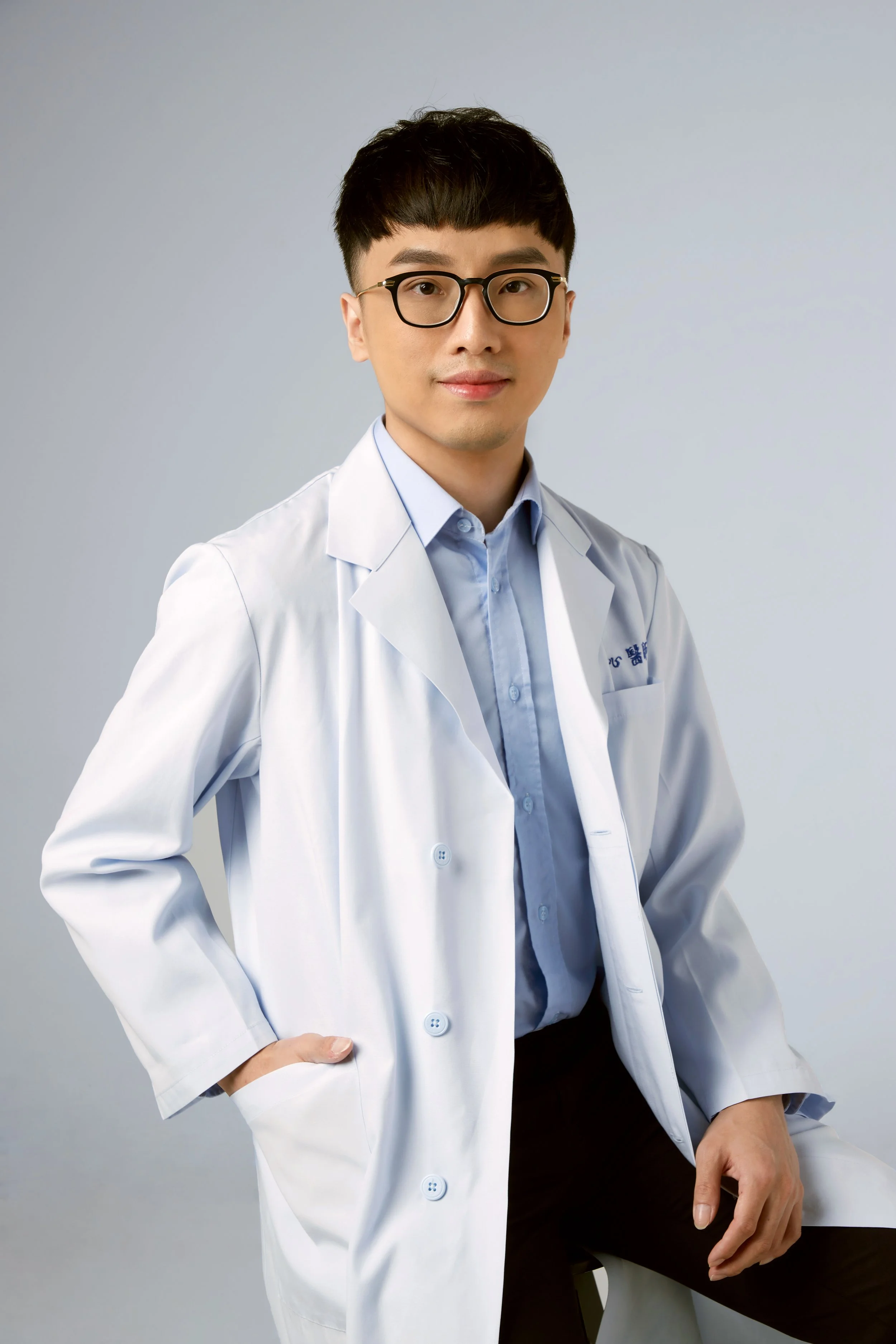 甯境牙醫呂立心院長｜戴蒙自鎖式矯正主治醫師形象照