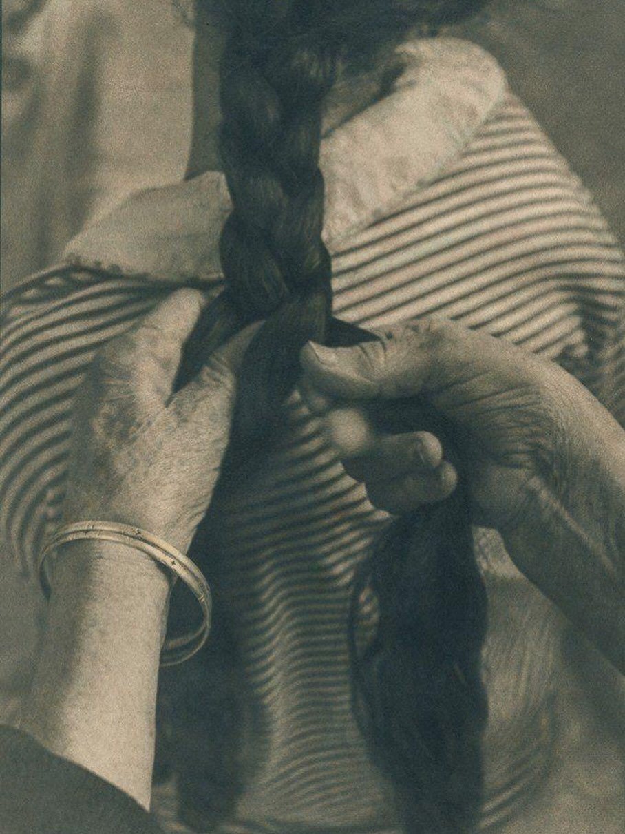 Everyday rituals, braiding hair is one of them &mdash; slow steps, repetition, focus, time, weaving each section. An intimate moment spent with yourself, or with someone you love.

1. Begin in stillness &ndash; breathe slowly, hands on hair. 
2. Set 