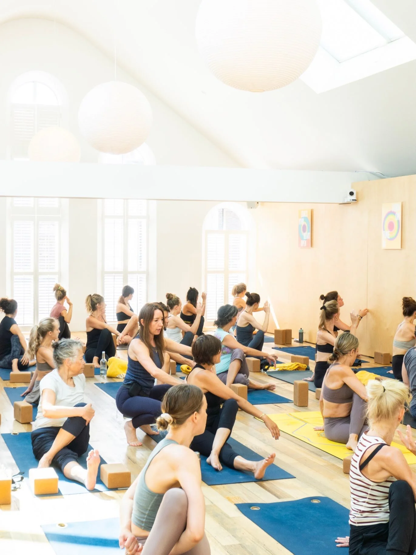 Expect a full room ❤️

Weekend sessions are often sold out with waitlists, and fill to 55+ people &mdash; with others joining from all over the world online. This is intentional!

There is power in a community of practice. The collective energy of a 