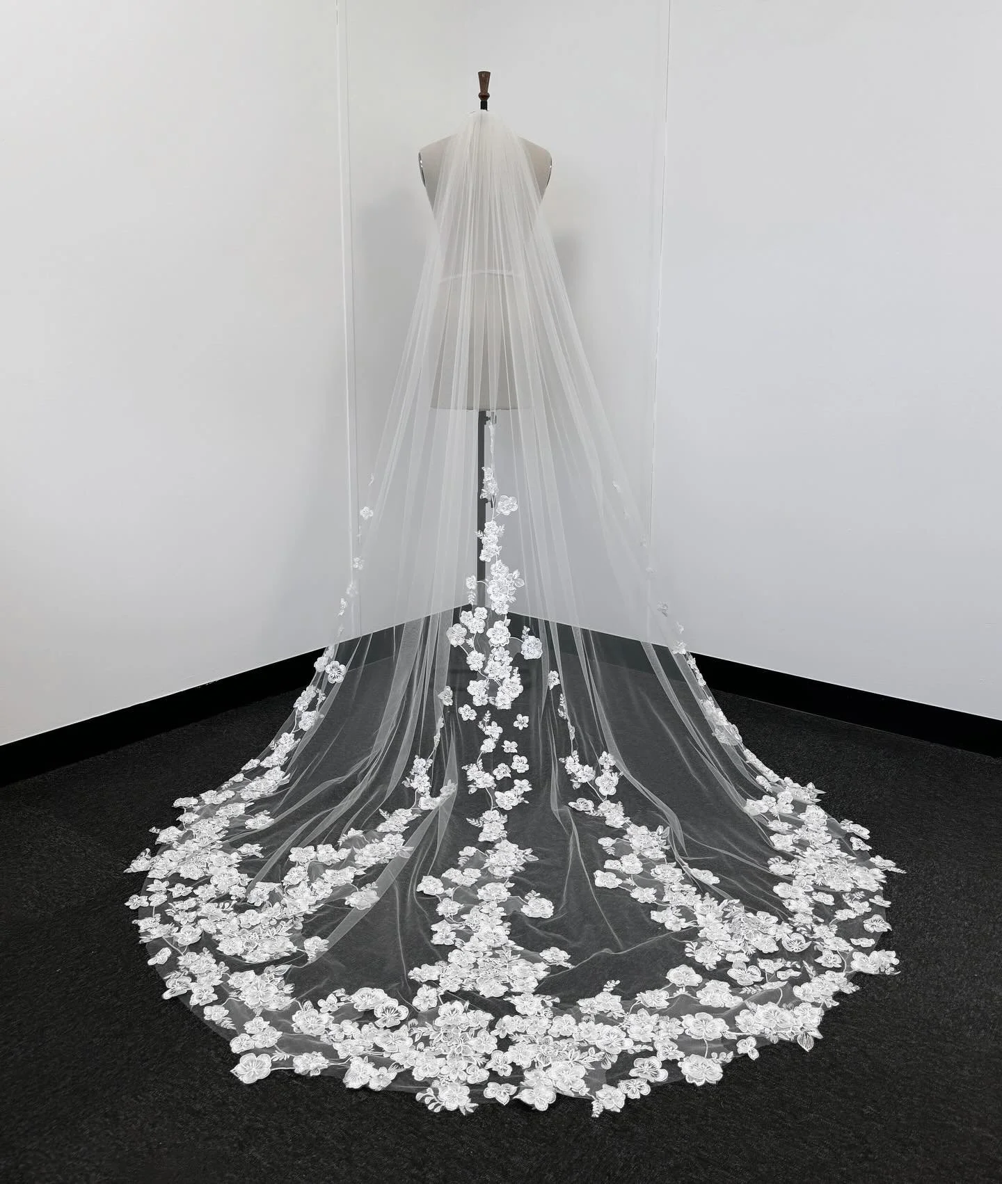 Bespoke floral veil 🤍 

For this custom veil I took floral and botanical appliqu&eacute;s and placed them to grow up the veil, creating this beautiful organic piece. For a truly soft look! 

Can&rsquo;t wait to see it on my bride! 

#veil #floralvei