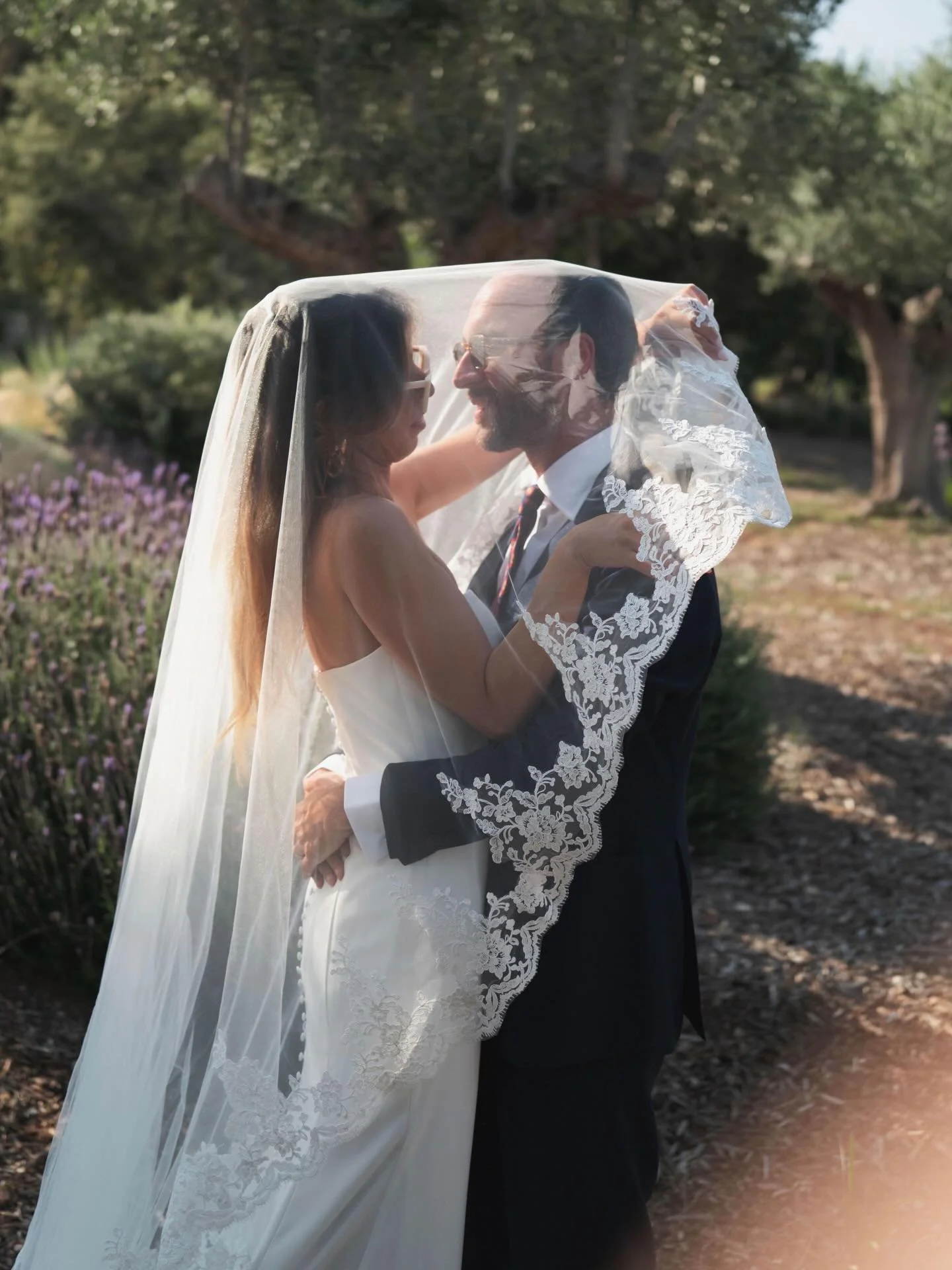 Stunning bride Jade wearing the Emma Lace Veil 🤍

Available to purchase on our website, in any custom length. 

#laceveil #lace #bridaltrend #veil #dropveil
