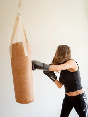 Leather-boxing-bag-brown.jpg