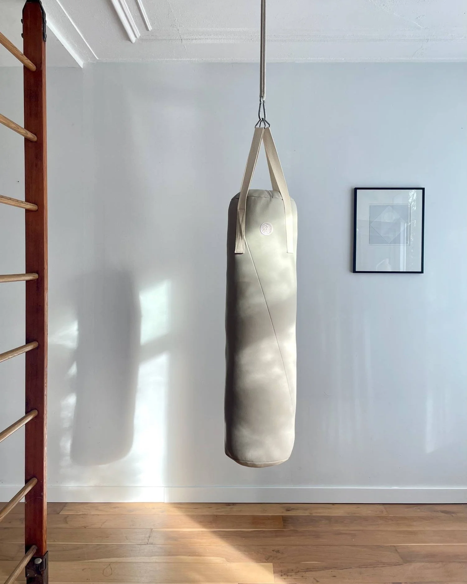 BOXING FRIDAY 🥊
Einzelne Boxs&auml;cke unserer Junior-Linie gibt es jetzt f&uuml;r kurze Zeit mit 25 % Rabatt.
Nur solange der Vorrat reicht! 

#boxingfriday #fairmade #lederboxsack #boxtraining #einsteigerboxsack #nachhaltigboxen #amsterdammade #fa