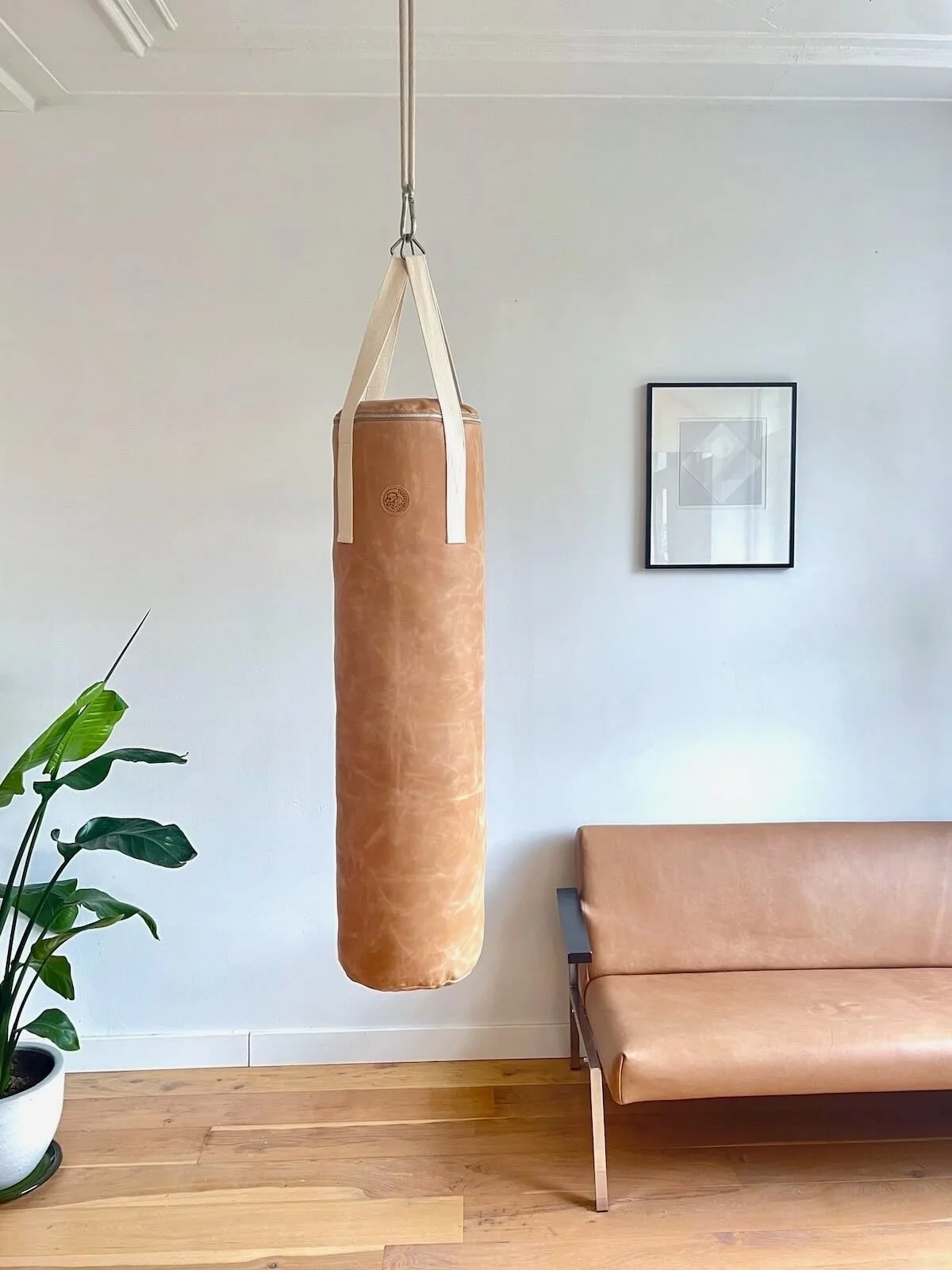 boxsack-wohnzimmer-edel-cognac.jpg