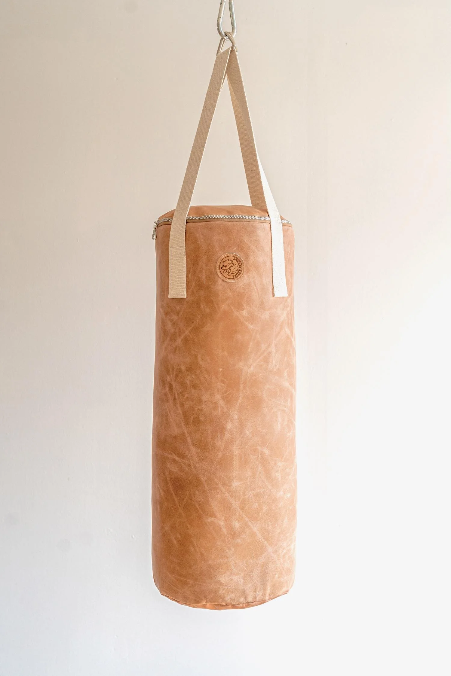 design-boxsack-leder-cognac.jpg