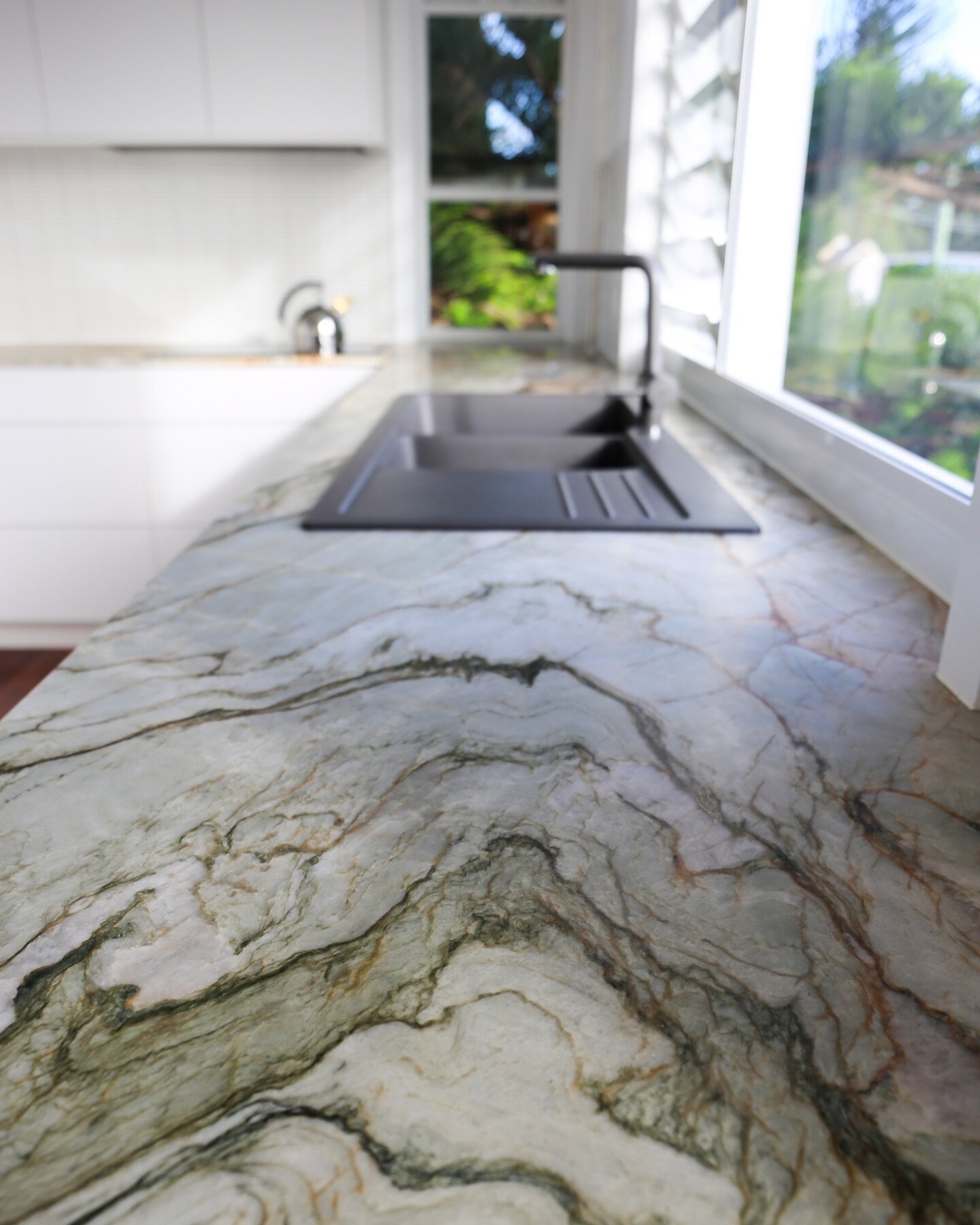 Beautiful quartzite installation at #bombobeach

#purposebuild #naturalstone #quartzite #greentones #fresh #kiama #gerringong #coastal #contemporary #sophisticated #clientlove #kitchendetail #blanco