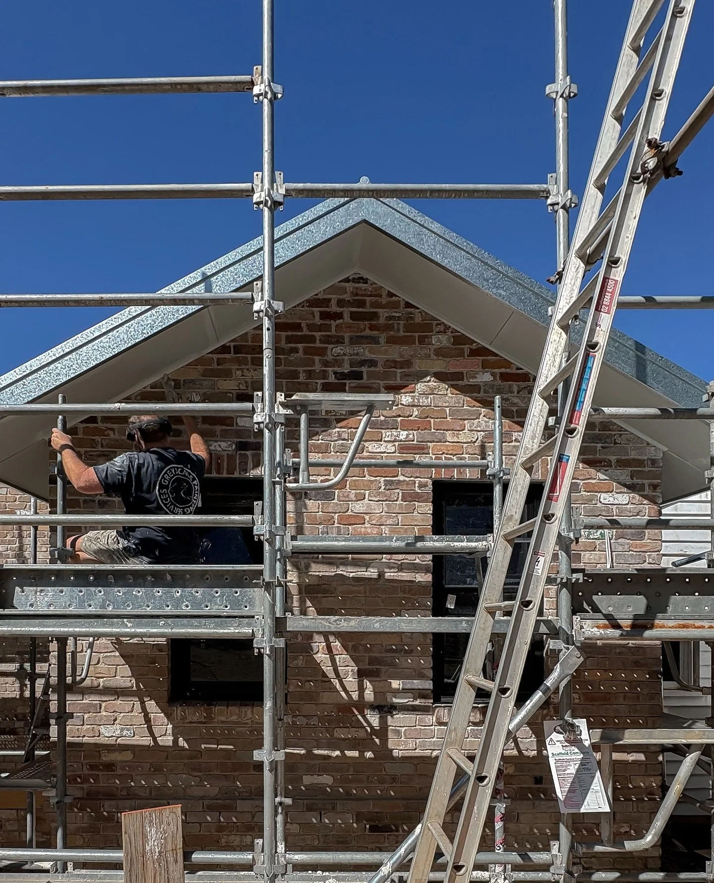The sun stays out and the painters start - feels good, looks great! 👌 It’s time to finish off this beautiful home with the same care and energy as it’s taken to restore and re-build it. There is so much beauty (and required patience) in