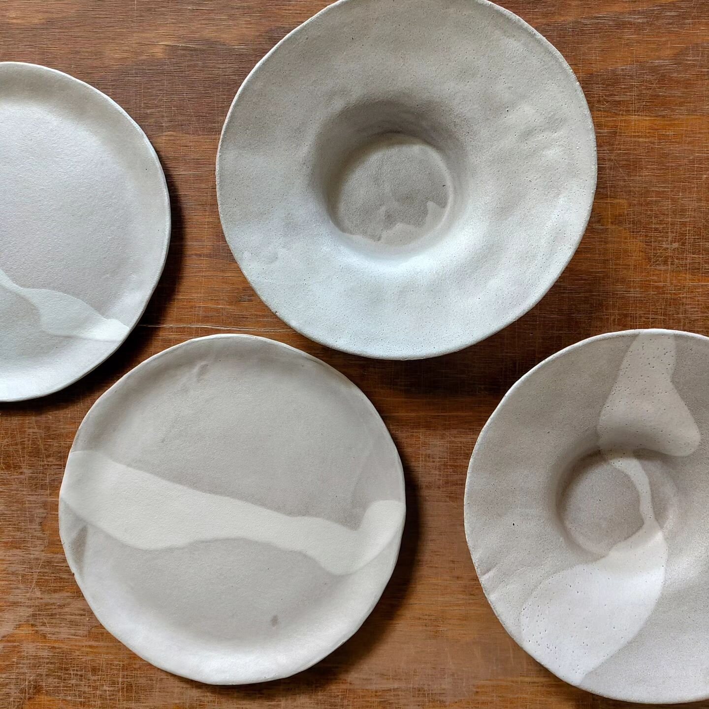 New pieces in production for @akokorestaurant.

#ceramics #moderntableware #tablewareforreataurant #akokorestaurant #michelinstarrestaurant #ceramica #modernrustic #stonewareplates