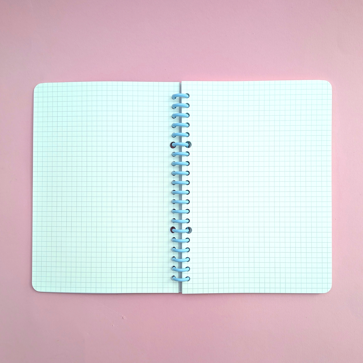 hello_vonnie_cat_mountain_notebook_a5_ring_bind_03.png