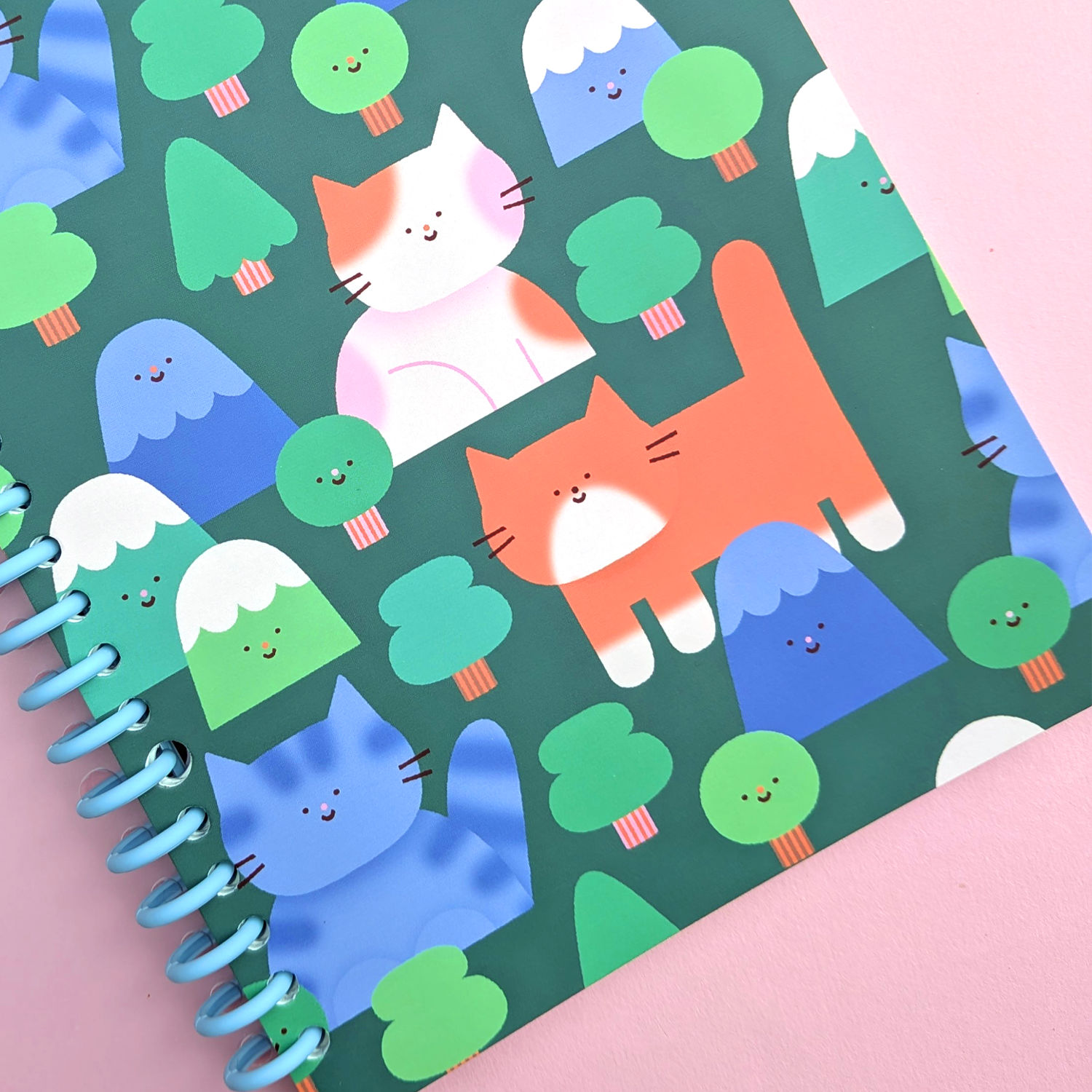hello_vonnie_cat_mountain_notebook_a5_ring_bind_02.png
