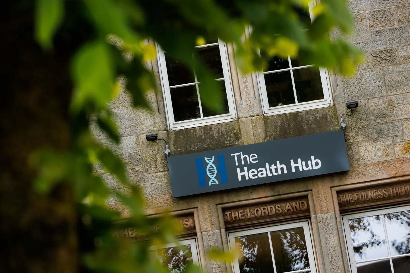 ⭐️ EXCITING UPDATE ⭐️ 

I am now running my clinic from The Health Hub 🤩 @healthhubqv - located within the peaceful &amp; picturesque Quarriers Village - just 30 mins from Glasgow.

The Health Hub offers a range of non-invasive, complementary therap