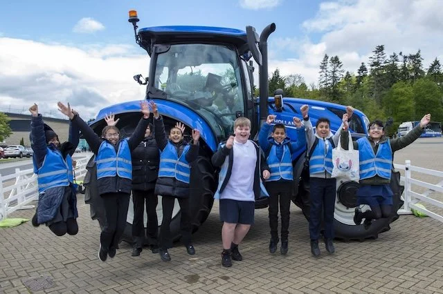 Pupils from Headfield Junior School, Dewsbury at Countryside Days.jpg