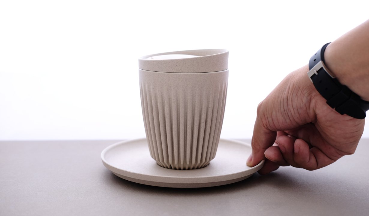 Universal saucer with cup.jpg