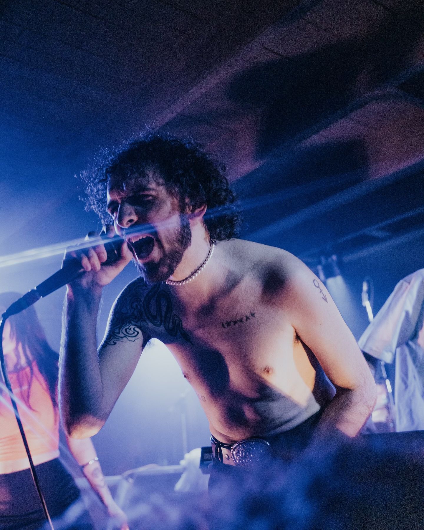 He is that guy✨

&bull;

🎸 @rickyneiljr 
📍 @indianoceanhotel 
📸 @sonyaustralia @sonyalpha.anz 
  Shot on the Sony a7Riii

&bull;

I&rsquo;ve had some people ask me &ldquo;how do you get that look?&rdquo; Not only is it the settings and camera I us