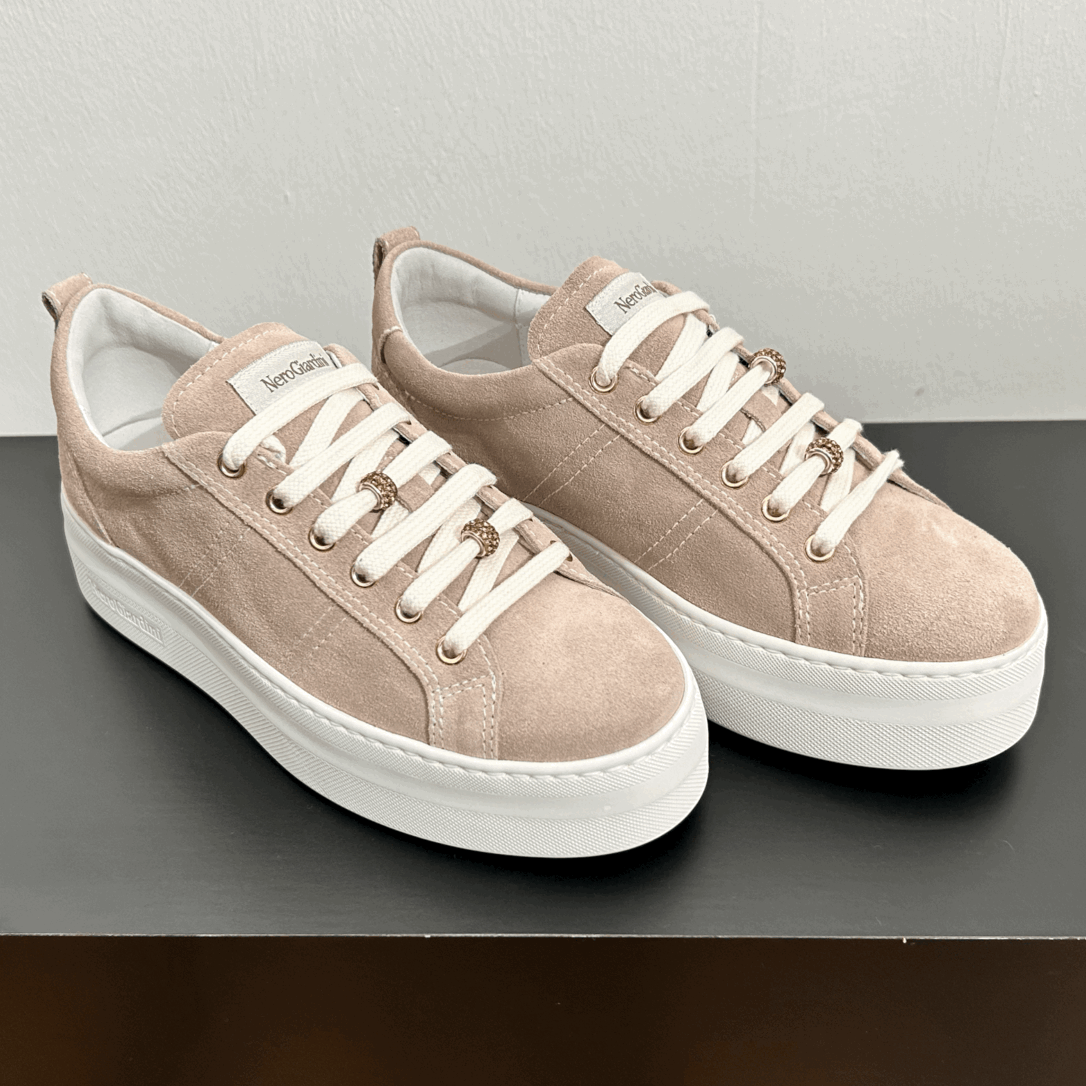 Nero Giardini - Sneaker in Beige
