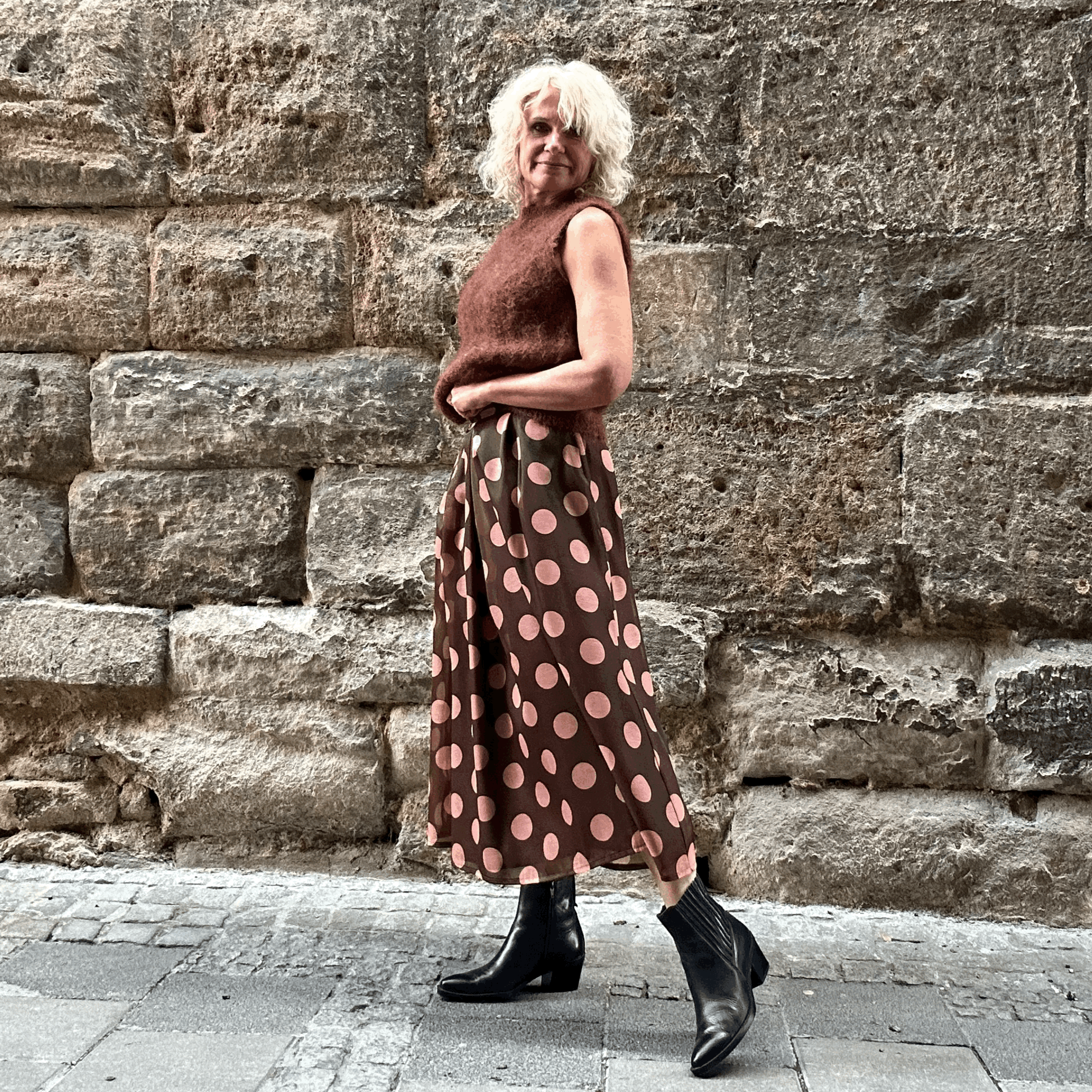 Ana Alcazar - Falten-Midirock Eliranda
