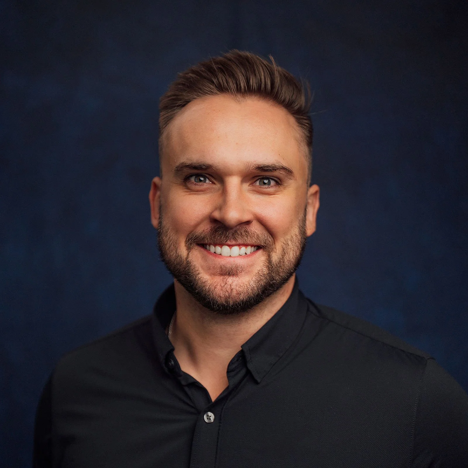 Jared Lyons headshot