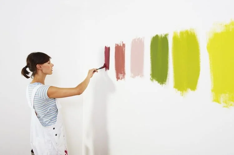 4 ​​Paint Colors Designers Would Never Use In Their Homes