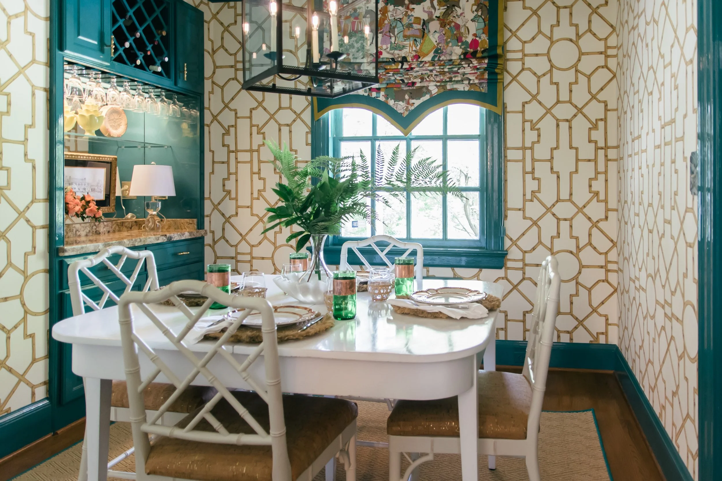 Should you put a rug under the dining table? We settle the debate that divides designers