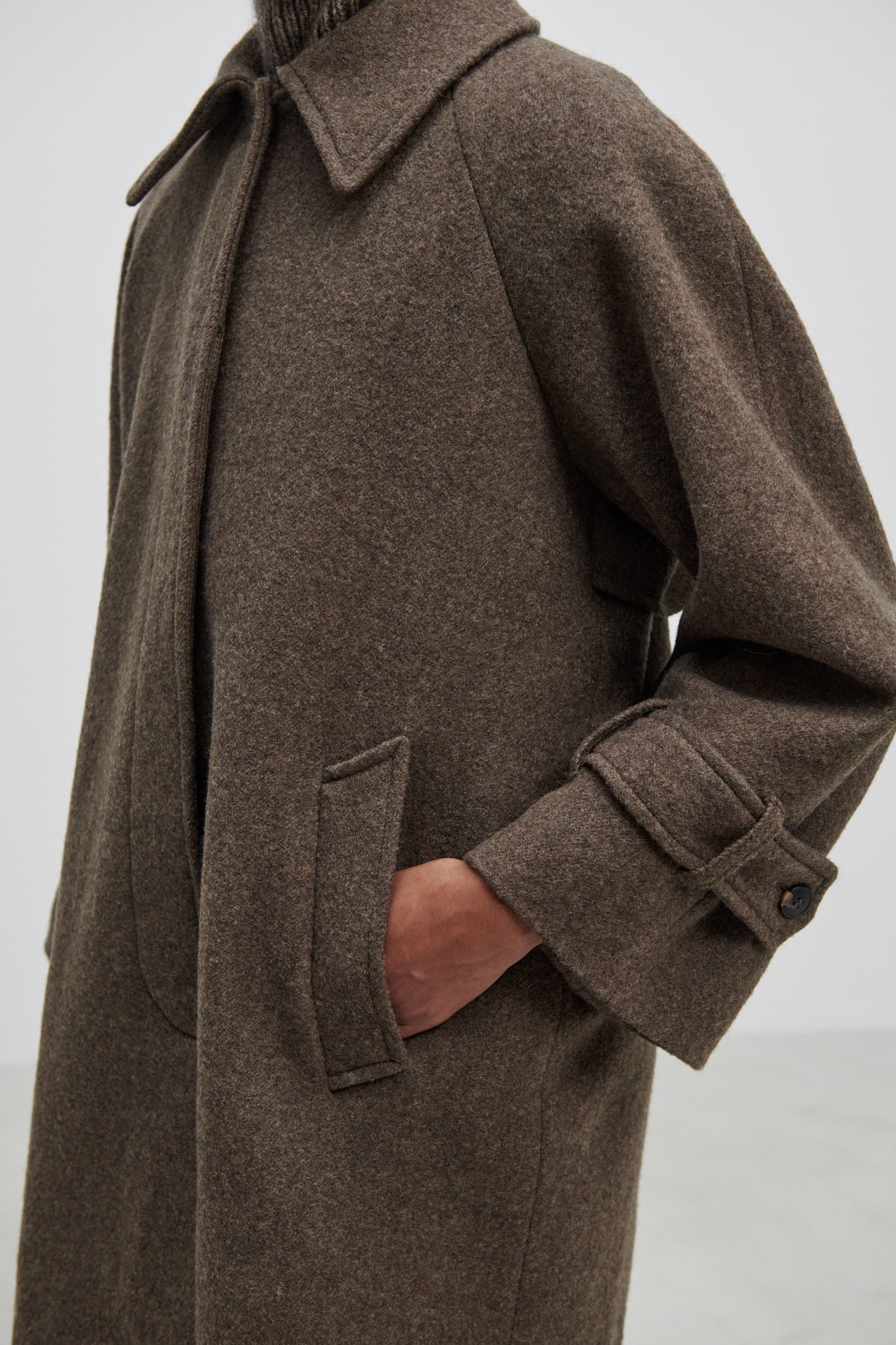 SKALL_LOOKBOOK_AW22_JOSIE_COAT__BROWN008637.jpg