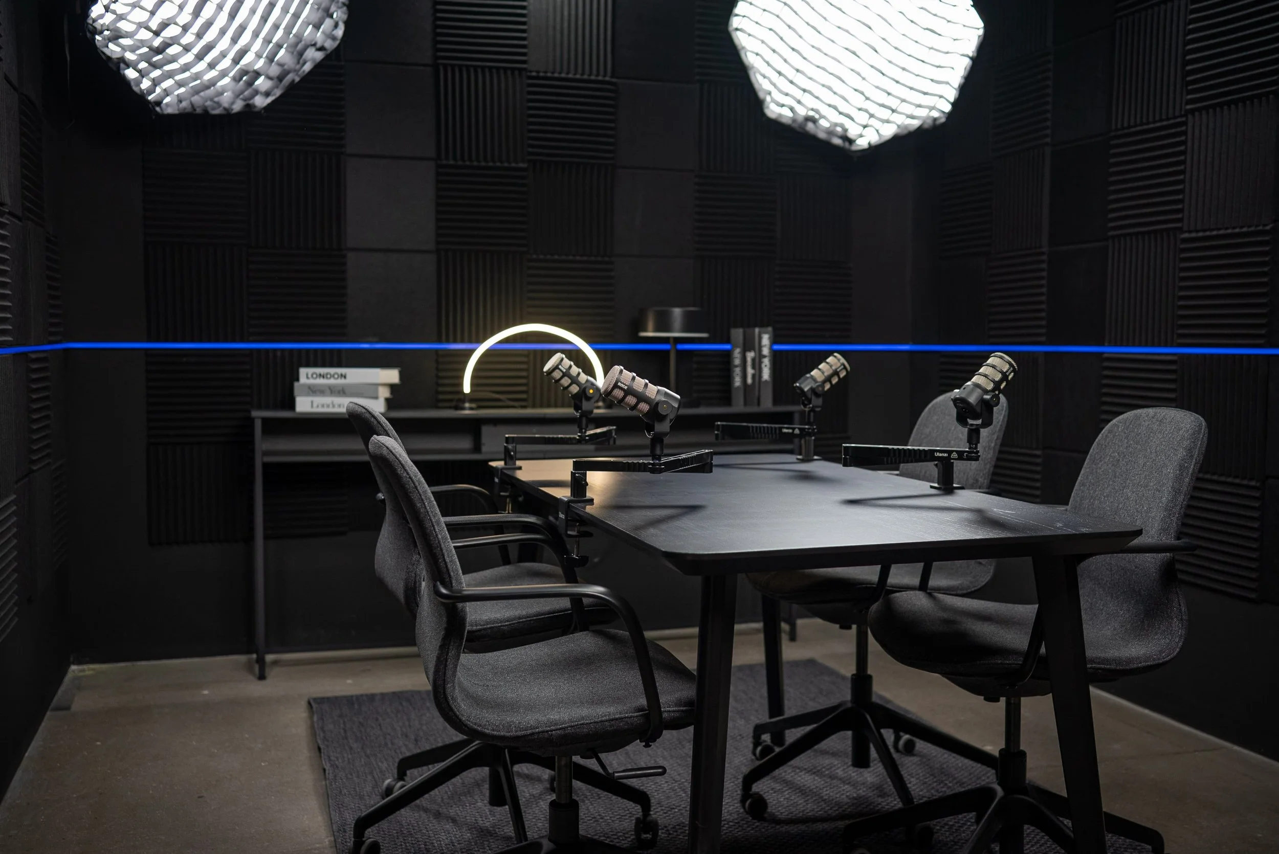 Shore Studio shorestudio mejor estudio para grabar podcast video cursos lugar para grabar Puebla Mexico CDMX ciudad de mexico renta grabar set decorado podcast studio estudio podcast