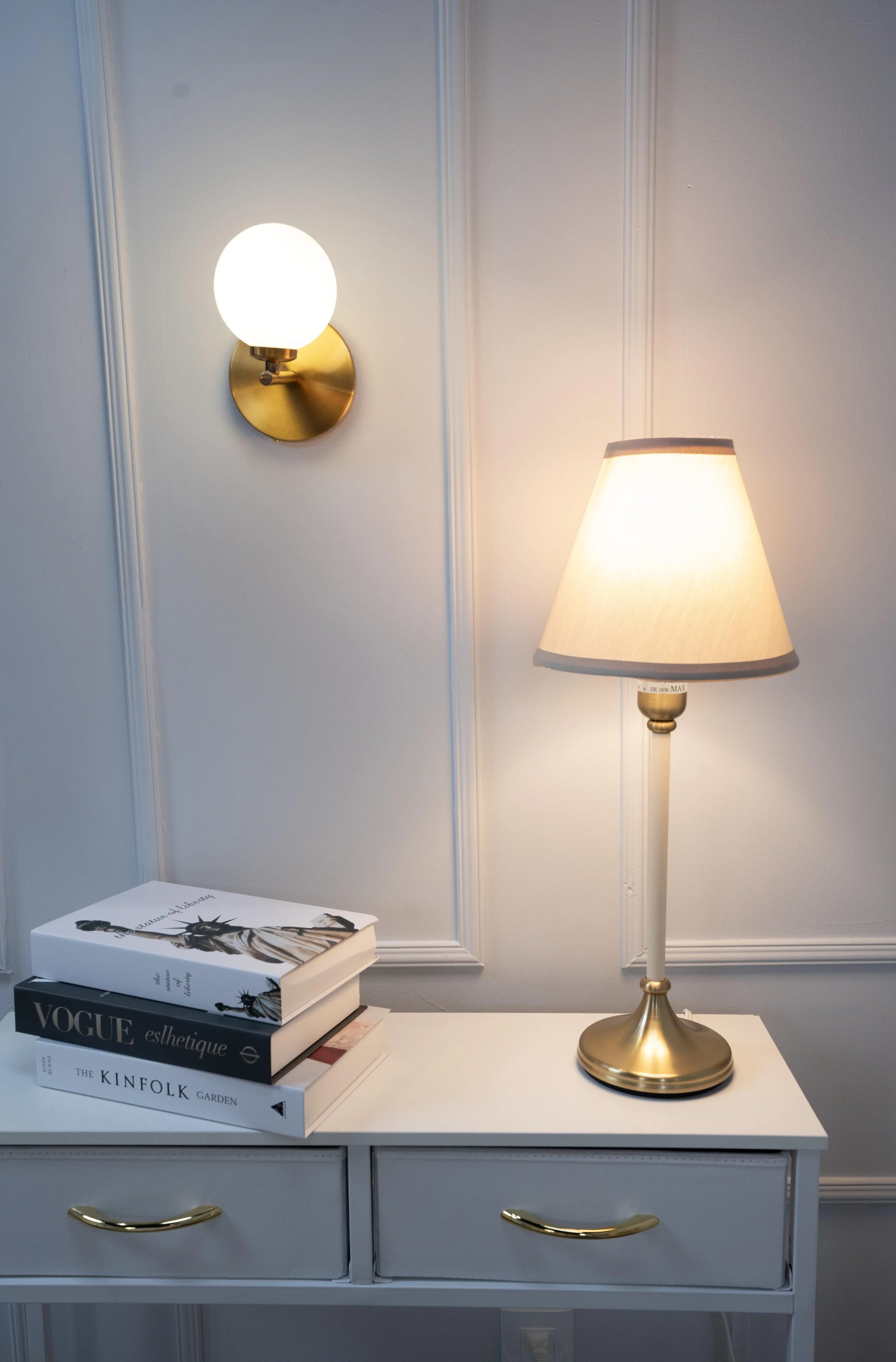 Set decorado para estudio de grabación de podcast y videopodcast profesional en México