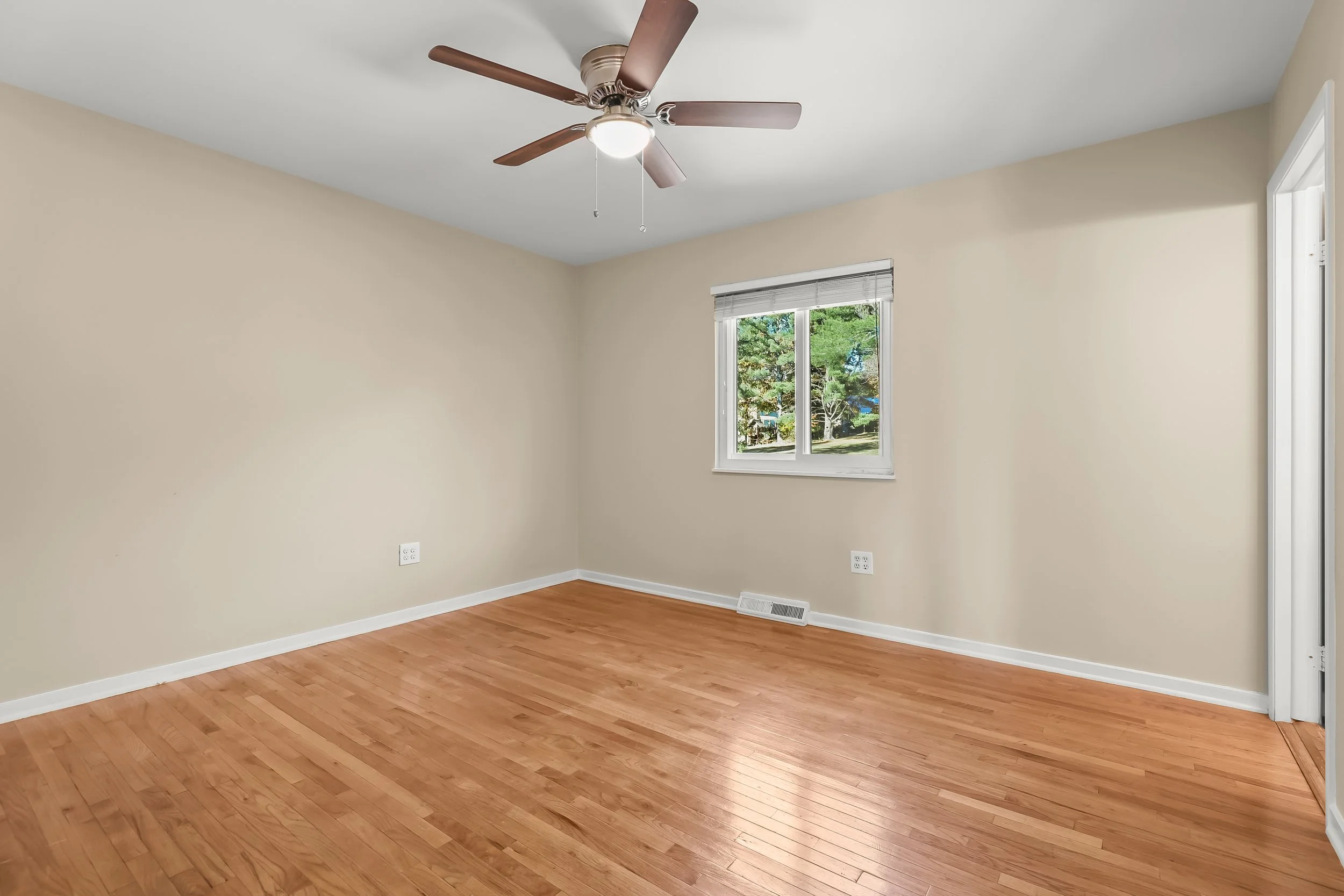 24-Primary bedroom w_ en suite bathroom.jpg