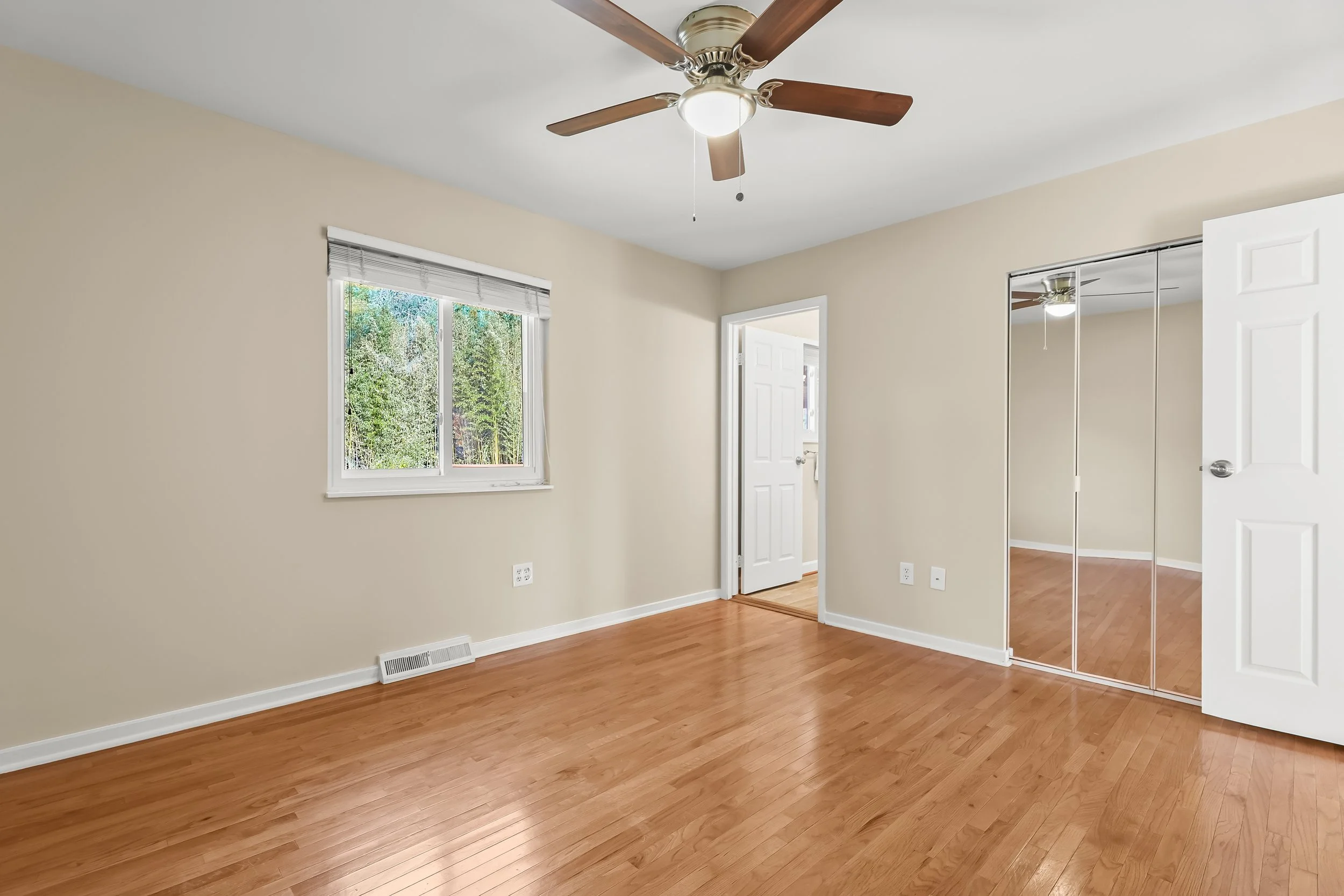 25-Primary bedroom.jpg